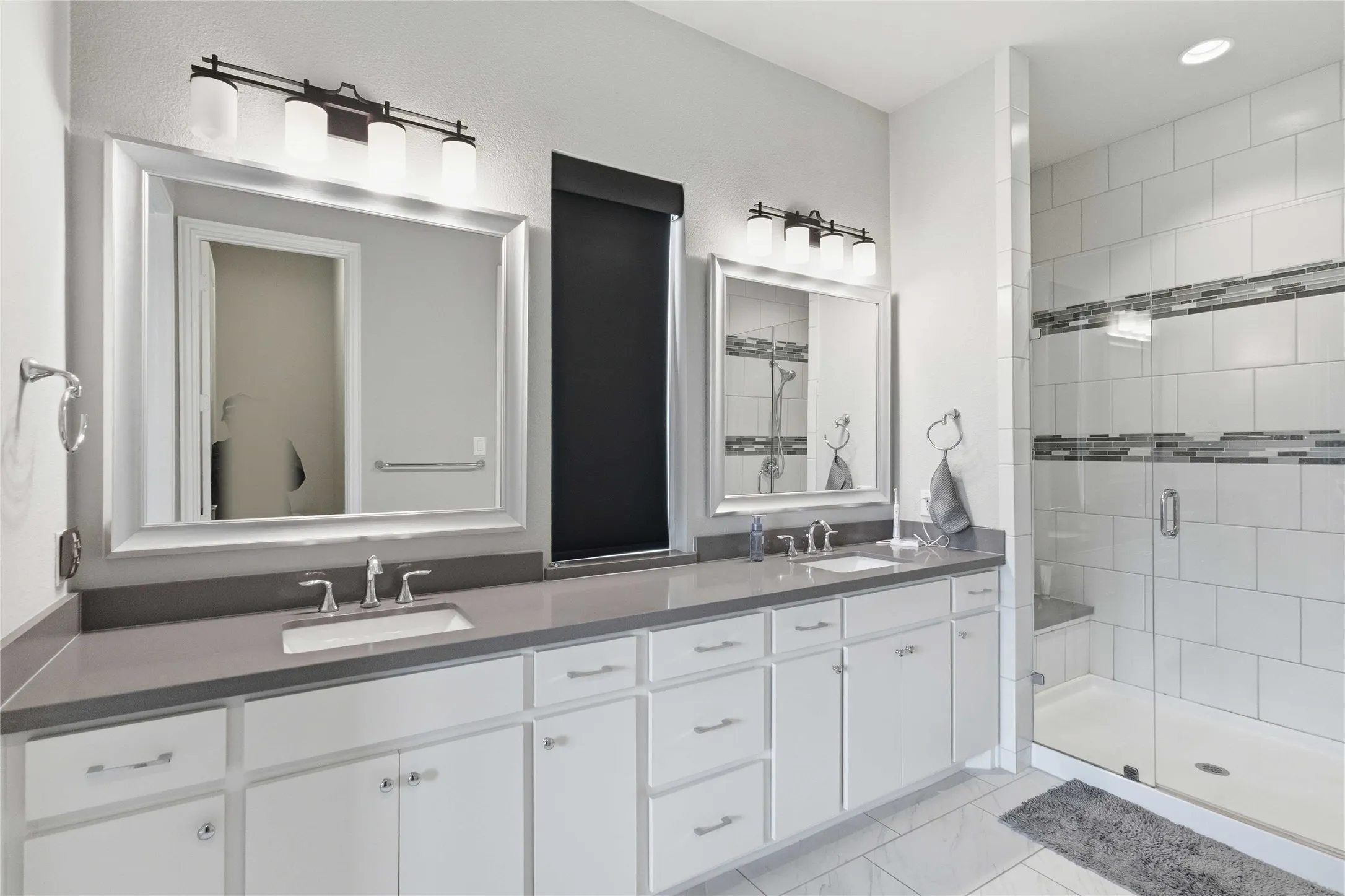 Single Family Residence For Sale in Collin County , 616 Bosque River Drive, Mc Kinney, Texas 75071, 4 Bedroom, 4 Bathroom, 2 Garage spaces, 3,124 Sqft, built in 2017, Preowned, mls#21240078, Real Estate Agent in Mc Kinney, Homes For Sale in Collin county, Homes For Sale in Mc Kinney, Realtor in Mc Kinney Texas, Real Estate Brokerage Independent Realty Texas, Luminita Cordes Realtor