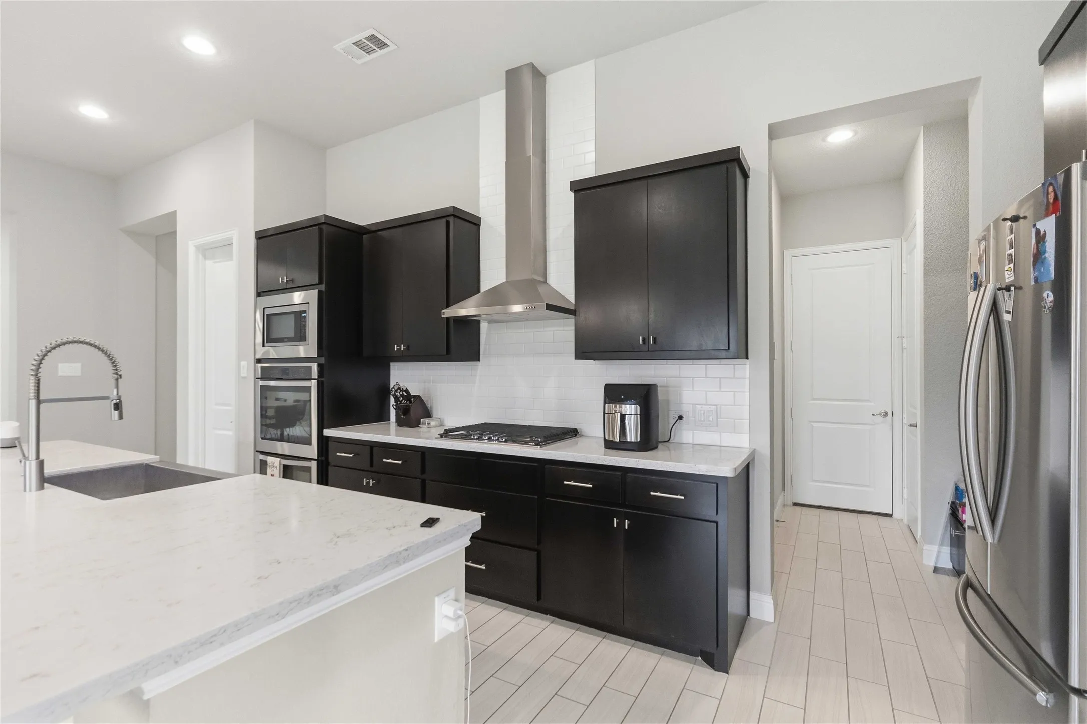 Single Family Residence For Sale in Collin County , 616 Bosque River Drive, Mc Kinney, Texas 75071, 4 Bedroom, 4 Bathroom, 2 Garage spaces, 3,124 Sqft, built in 2017, Preowned, mls#21240078, Real Estate Agent in Mc Kinney, Homes For Sale in Collin county, Homes For Sale in Mc Kinney, Realtor in Mc Kinney Texas, Real Estate Brokerage Independent Realty Texas, Luminita Cordes Realtor