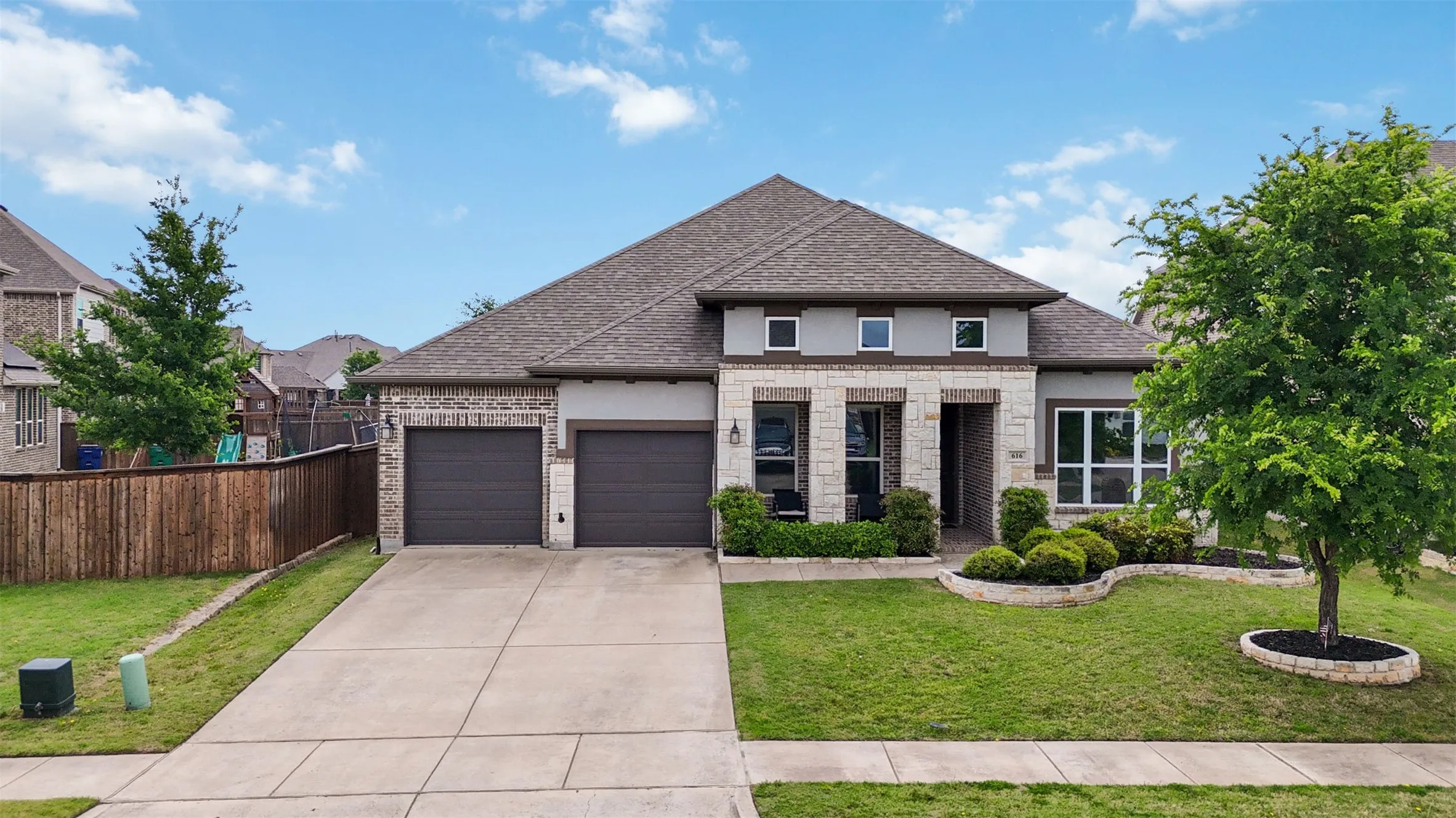 Single Family Residence For Sale in Collin County , 616 Bosque River Drive, Mc Kinney, Texas 75071, 4 Bedroom, 4 Bathroom, 2 Garage spaces, 3,124 Sqft, built in 2017, Preowned, mls#21240078, Real Estate Agent in Mc Kinney, Homes For Sale in Collin county, Homes For Sale in Mc Kinney, Realtor in Mc Kinney Texas, Real Estate Brokerage Independent Realty Texas, Luminita Cordes Realtor