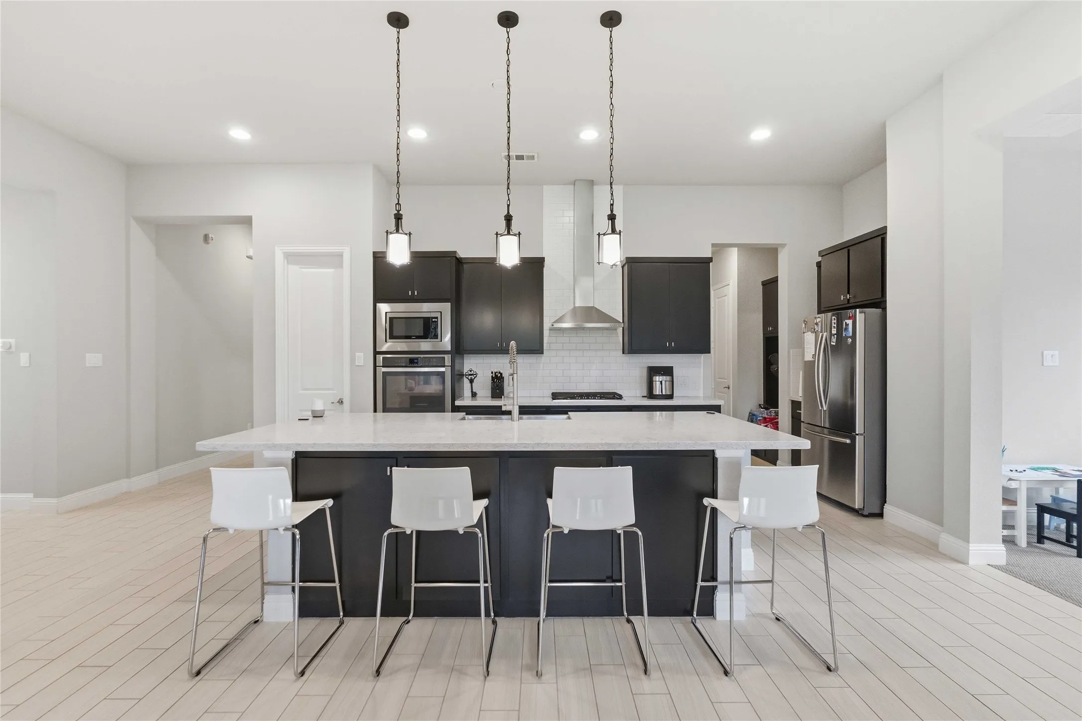 Single Family Residence For Sale in Collin County , 616 Bosque River Drive, Mc Kinney, Texas 75071, 4 Bedroom, 4 Bathroom, 2 Garage spaces, 3,124 Sqft, built in 2017, Preowned, mls#21240078, Real Estate Agent in Mc Kinney, Homes For Sale in Collin county, Homes For Sale in Mc Kinney, Realtor in Mc Kinney Texas, Real Estate Brokerage Independent Realty Texas, Luminita Cordes Realtor