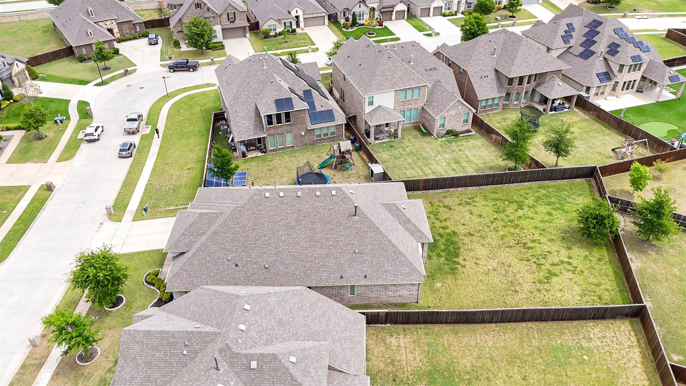 Single Family Residence For Sale in Collin County , 616 Bosque River Drive, Mc Kinney, Texas 75071, 4 Bedroom, 4 Bathroom, 2 Garage spaces, 3,124 Sqft, built in 2017, Preowned, mls#21240078, Real Estate Agent in Mc Kinney, Homes For Sale in Collin county, Homes For Sale in Mc Kinney, Realtor in Mc Kinney Texas, Real Estate Brokerage Independent Realty Texas, Luminita Cordes Realtor