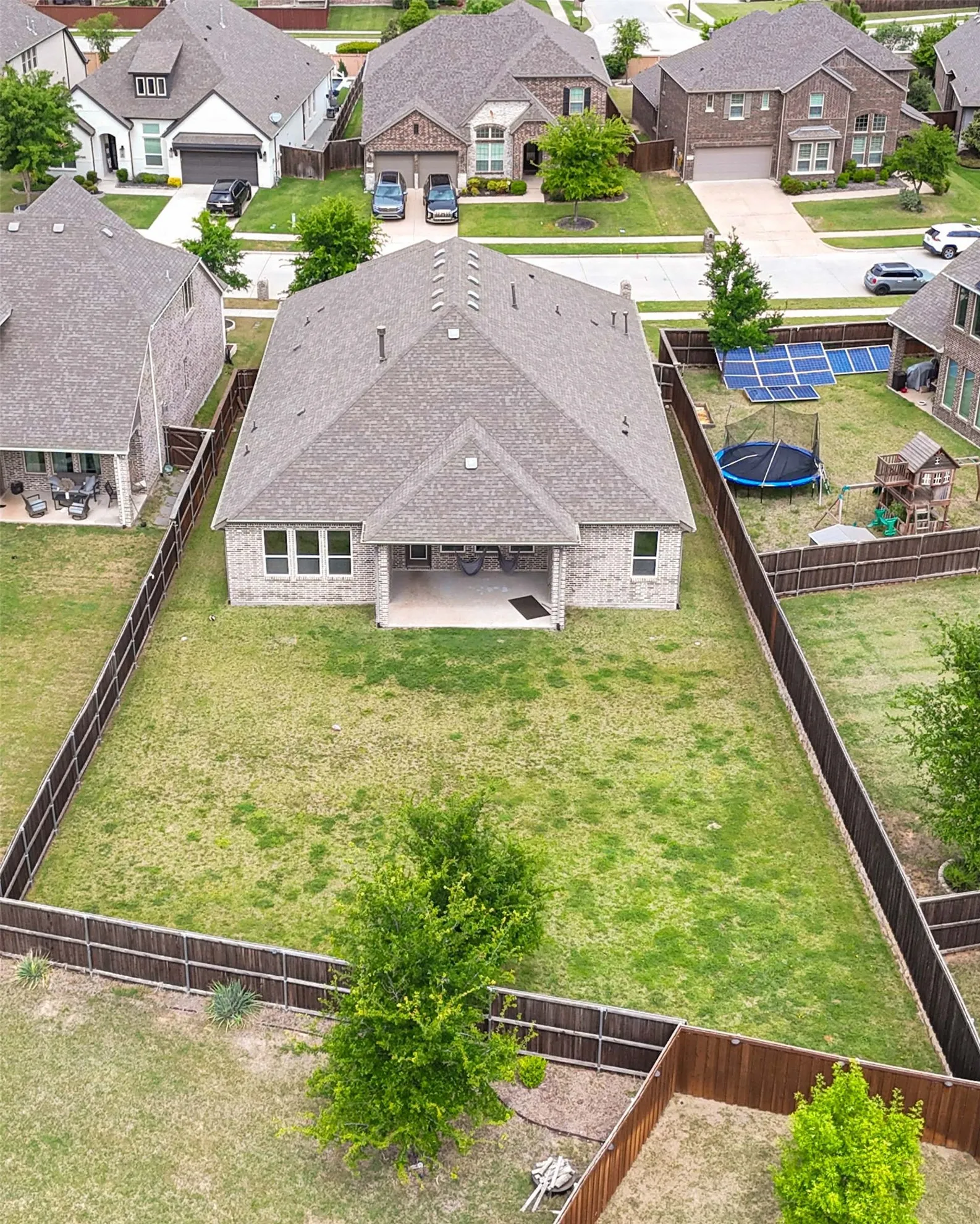 Single Family Residence For Sale in Collin County , 616 Bosque River Drive, Mc Kinney, Texas 75071, 4 Bedroom, 4 Bathroom, 2 Garage spaces, 3,124 Sqft, built in 2017, Preowned, mls#21240078, Real Estate Agent in Mc Kinney, Homes For Sale in Collin county, Homes For Sale in Mc Kinney, Realtor in Mc Kinney Texas, Real Estate Brokerage Independent Realty Texas, Luminita Cordes Realtor