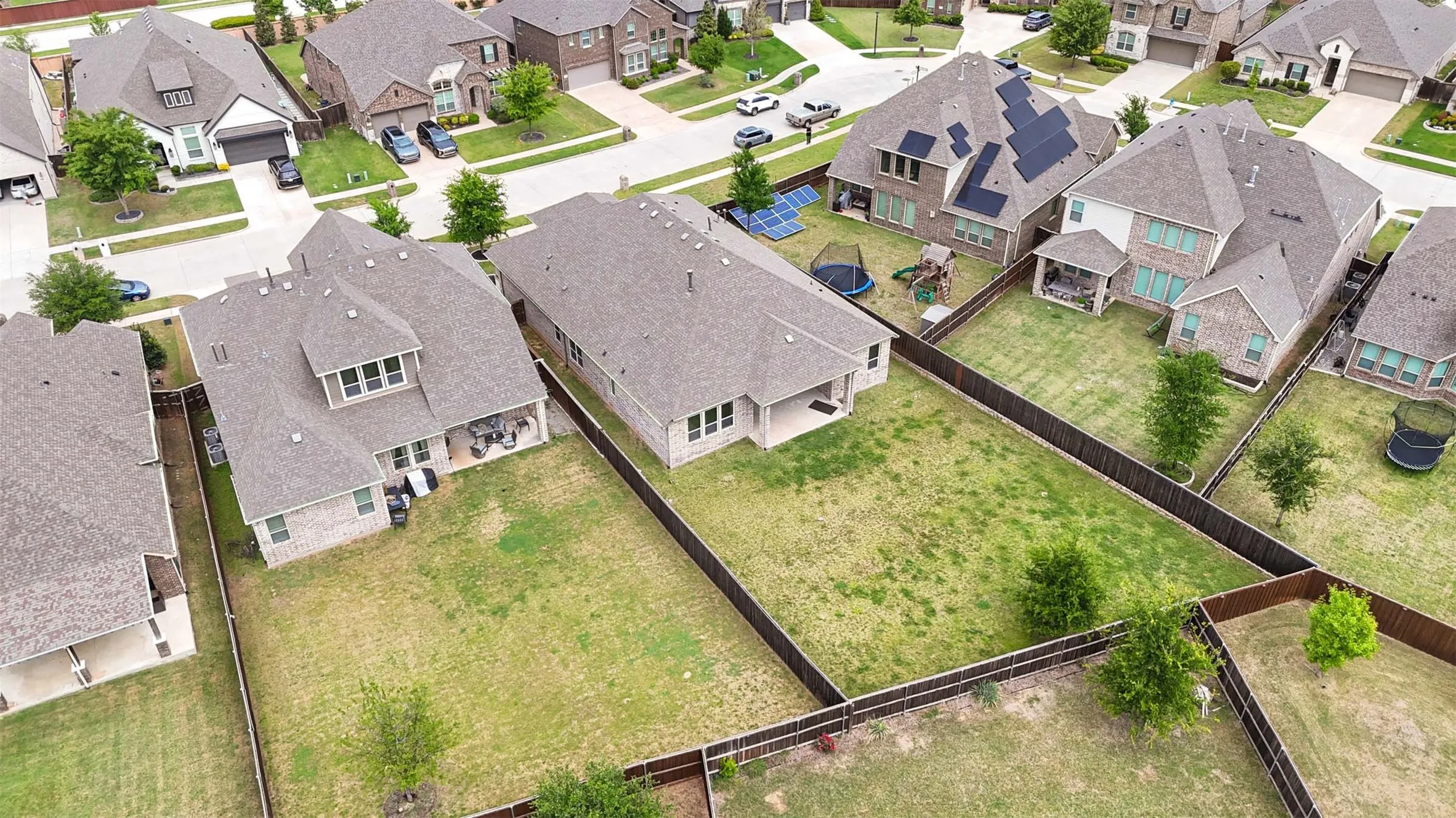 Single Family Residence For Sale in Collin County , 616 Bosque River Drive, Mc Kinney, Texas 75071, 4 Bedroom, 4 Bathroom, 2 Garage spaces, 3,124 Sqft, built in 2017, Preowned, mls#21240078, Real Estate Agent in Mc Kinney, Homes For Sale in Collin county, Homes For Sale in Mc Kinney, Realtor in Mc Kinney Texas, Real Estate Brokerage Independent Realty Texas, Luminita Cordes Realtor