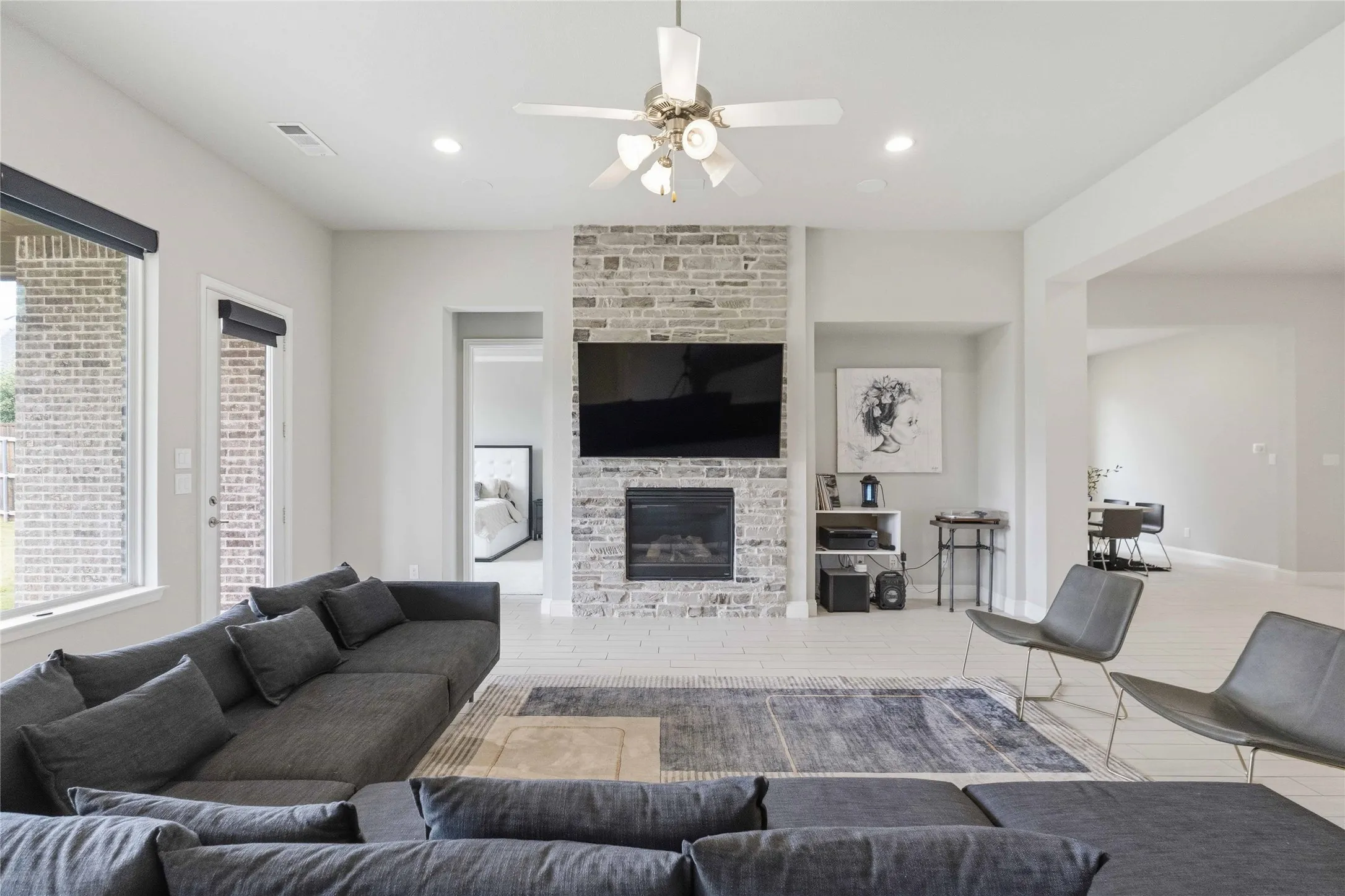 Single Family Residence For Sale in Collin County , 616 Bosque River Drive, Mc Kinney, Texas 75071, 4 Bedroom, 4 Bathroom, 2 Garage spaces, 3,124 Sqft, built in 2017, Preowned, mls#21240078, Real Estate Agent in Mc Kinney, Homes For Sale in Collin county, Homes For Sale in Mc Kinney, Realtor in Mc Kinney Texas, Real Estate Brokerage Independent Realty Texas, Luminita Cordes Realtor