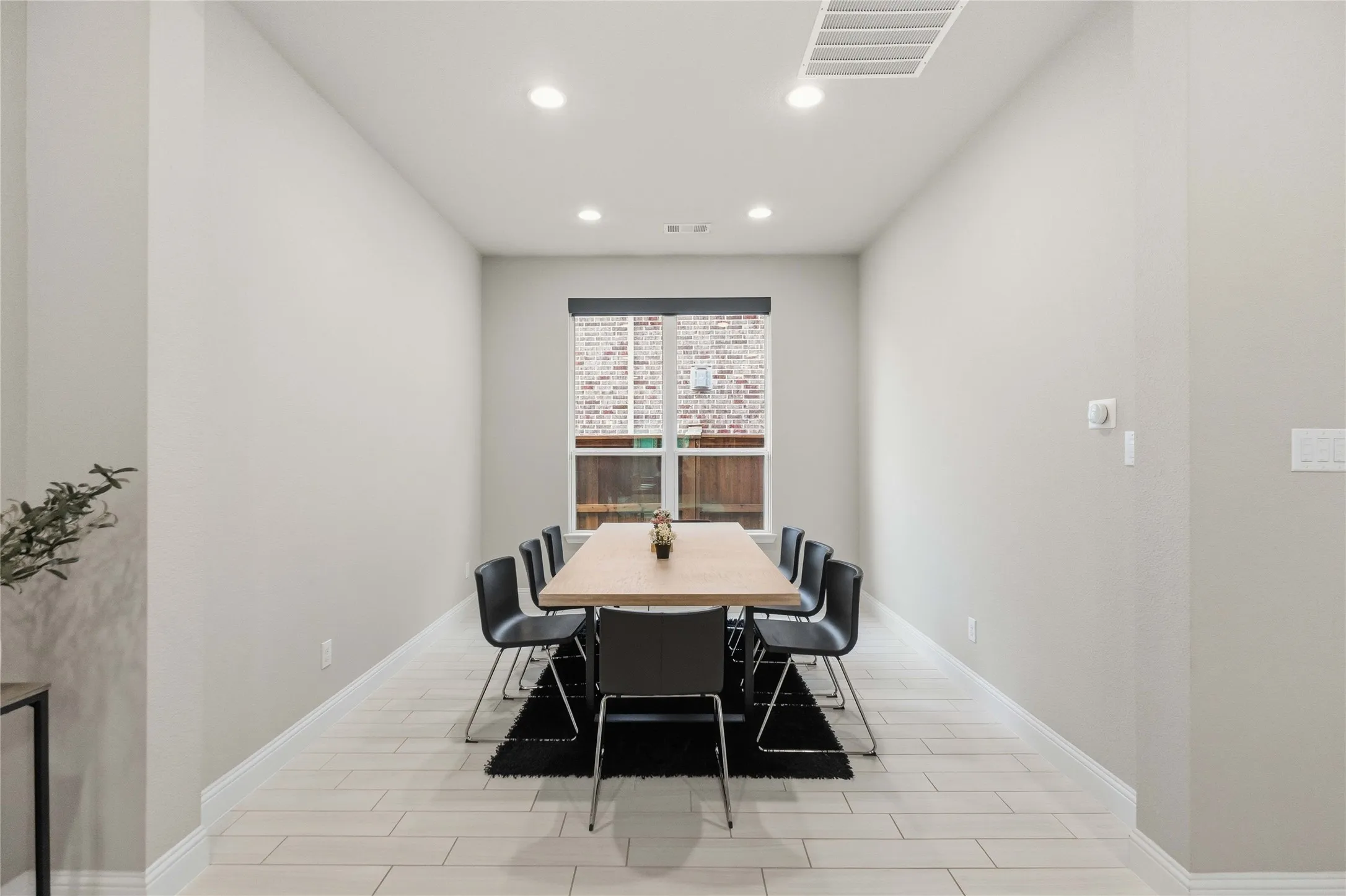 Single Family Residence For Sale in Collin County , 616 Bosque River Drive, Mc Kinney, Texas 75071, 4 Bedroom, 4 Bathroom, 2 Garage spaces, 3,124 Sqft, built in 2017, Preowned, mls#21240078, Real Estate Agent in Mc Kinney, Homes For Sale in Collin county, Homes For Sale in Mc Kinney, Realtor in Mc Kinney Texas, Real Estate Brokerage Independent Realty Texas, Luminita Cordes Realtor