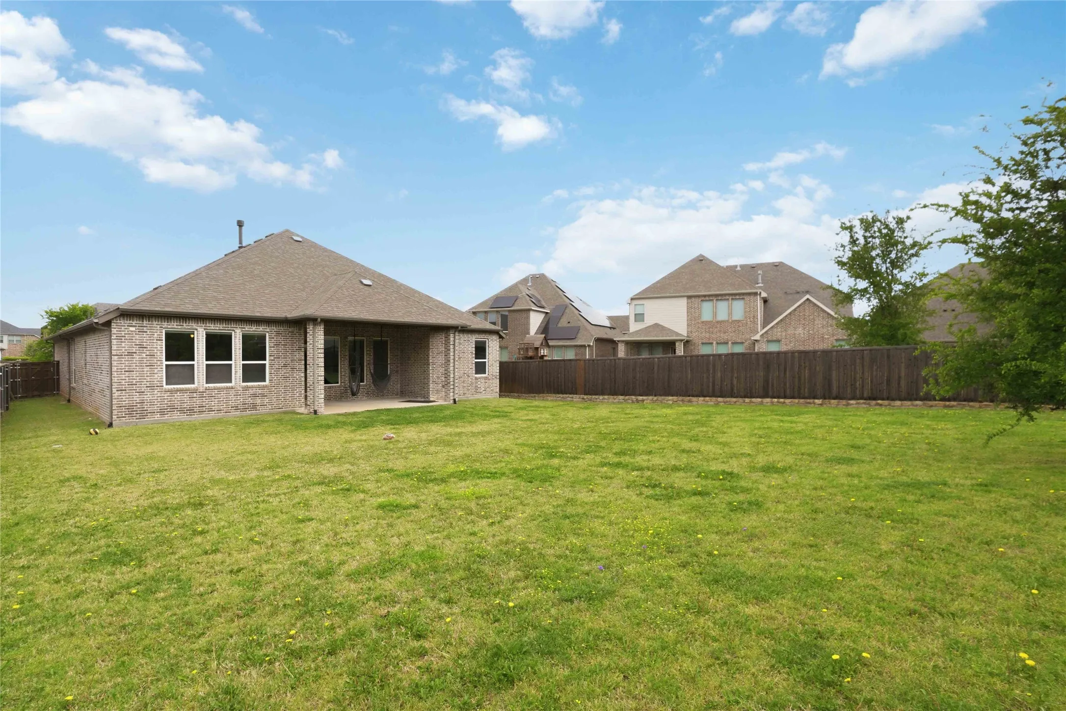 Single Family Residence For Sale in Collin County , 616 Bosque River Drive, Mc Kinney, Texas 75071, 4 Bedroom, 4 Bathroom, 2 Garage spaces, 3,124 Sqft, built in 2017, Preowned, mls#21240078, Real Estate Agent in Mc Kinney, Homes For Sale in Collin county, Homes For Sale in Mc Kinney, Realtor in Mc Kinney Texas, Real Estate Brokerage Independent Realty Texas, Luminita Cordes Realtor
