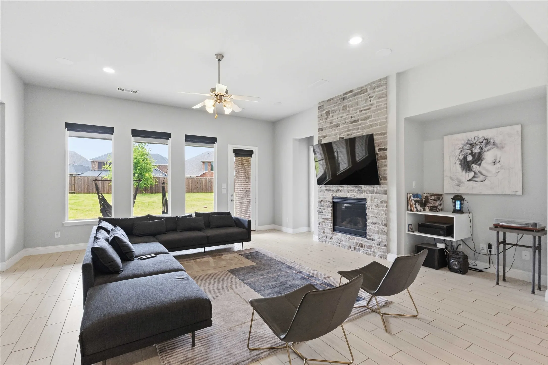 Single Family Residence For Sale in Collin County , 616 Bosque River Drive, Mc Kinney, Texas 75071, 4 Bedroom, 4 Bathroom, 2 Garage spaces, 3,124 Sqft, built in 2017, Preowned, mls#21240078, Real Estate Agent in Mc Kinney, Homes For Sale in Collin county, Homes For Sale in Mc Kinney, Realtor in Mc Kinney Texas, Real Estate Brokerage Independent Realty Texas, Luminita Cordes Realtor
