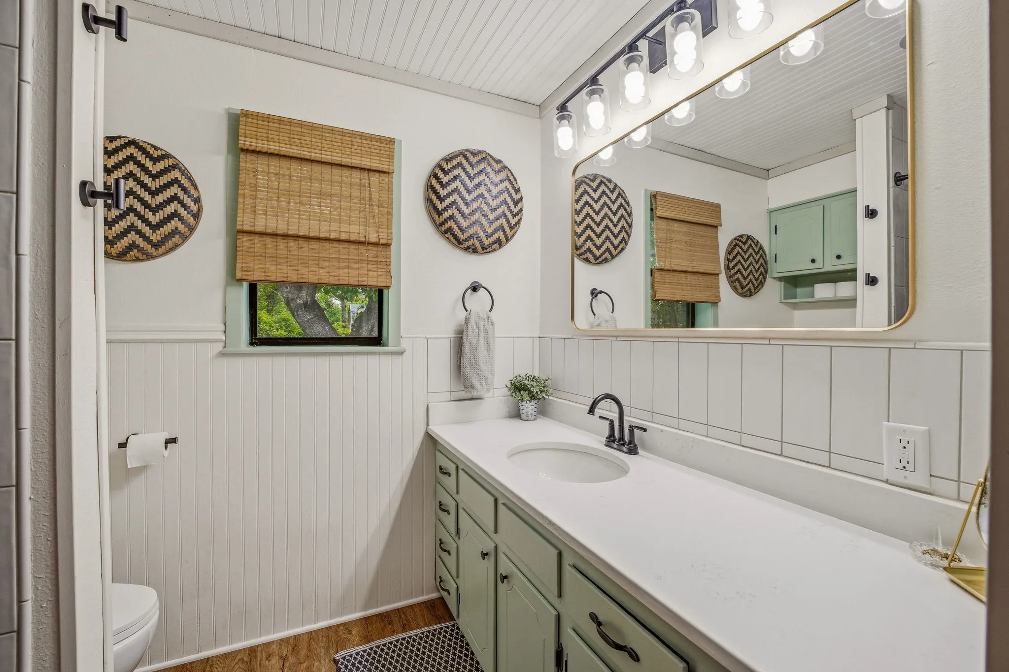 Single Family Residence For Sale in Comanche County , 200 E Plum Avenue, De Leon, Texas 76444, 3 Bedrooms, 2 Bathrooms, 2 Garage spaces, 1,338 Sqft, built in 1976, Price $220,000, mls#21241197, Real Estate Agent in De Leon, Homes For Sale in Comanche county, Homes For Sale in De Leon, Realtor in De Leon Texas, Real Estate Brokerage Independent Realty Texas, Luminita Cordes Realtor