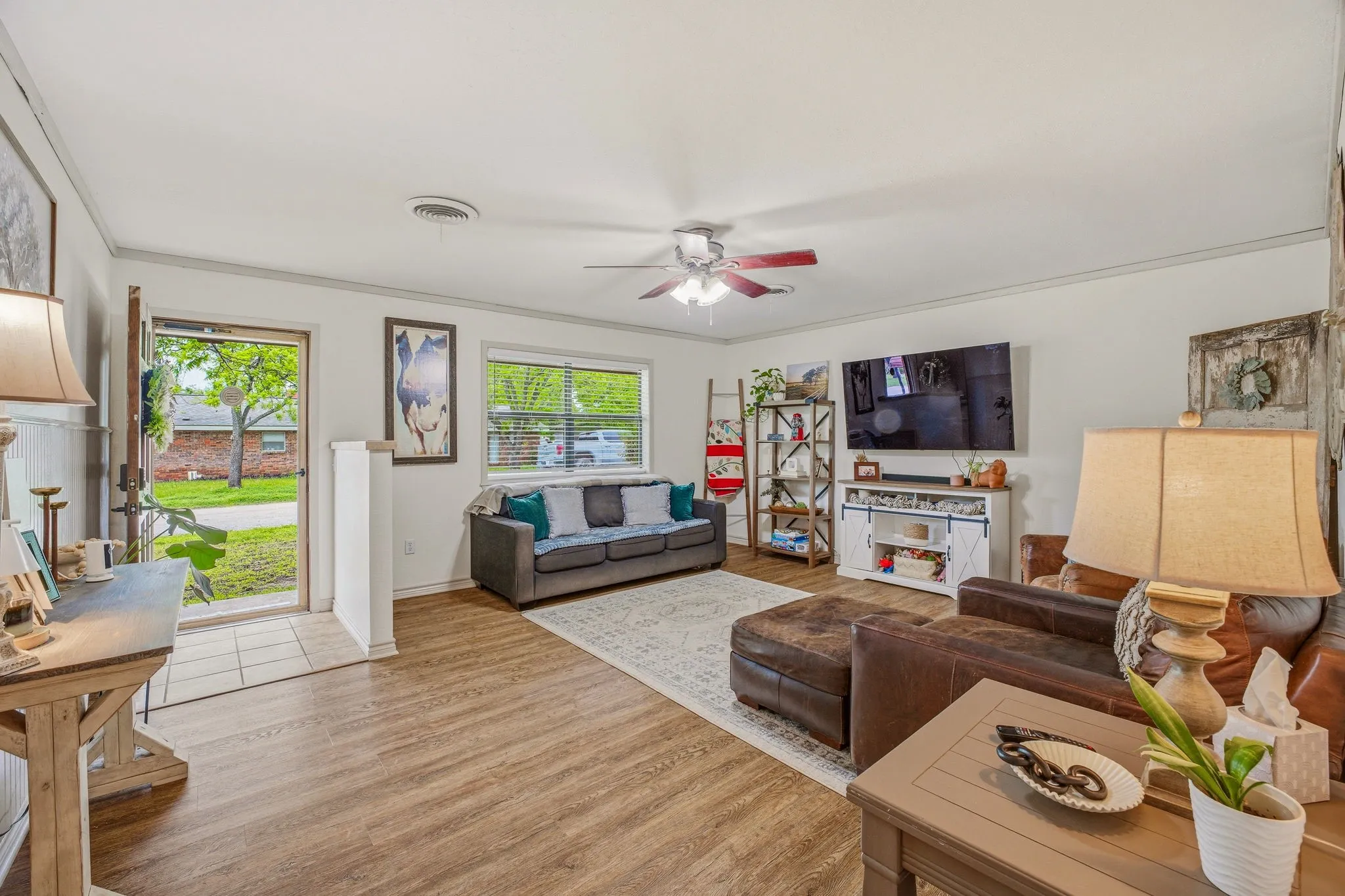 Single Family Residence For Sale in Comanche County , 200 E Plum Avenue, De Leon, Texas 76444, 3 Bedrooms, 2 Bathrooms, 2 Garage spaces, 1,338 Sqft, built in 1976, Price $220,000, mls#21241197, Real Estate Agent in De Leon, Homes For Sale in Comanche county, Homes For Sale in De Leon, Realtor in De Leon Texas, Real Estate Brokerage Independent Realty Texas, Luminita Cordes Realtor