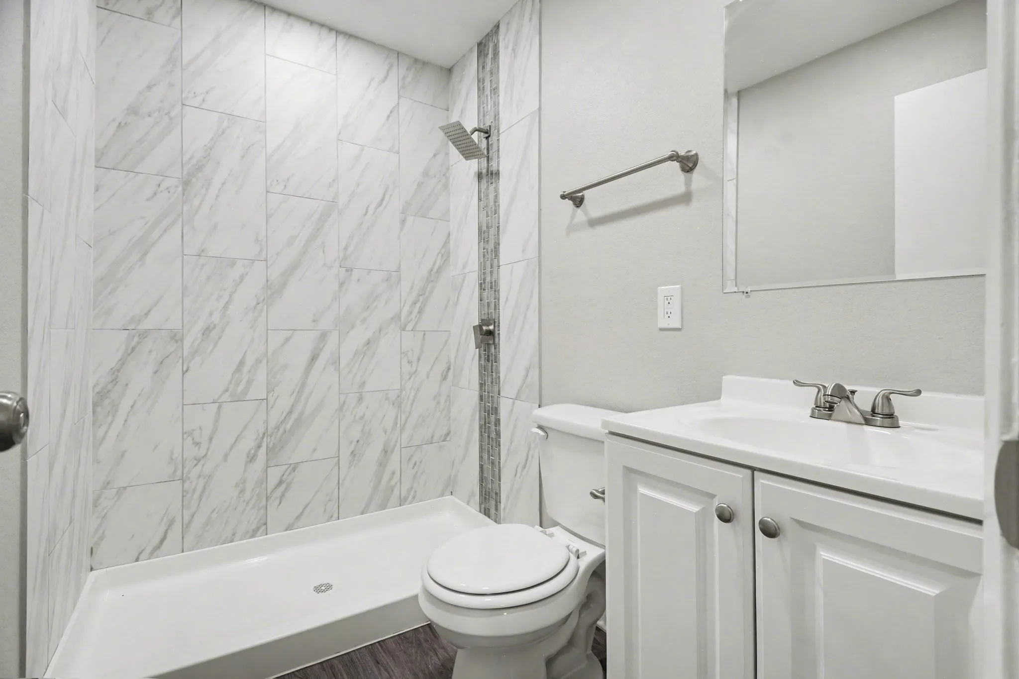 Single Family Residence For Sale in Denton County , 2901 Mill Trail, Carrollton, Texas 75007, 3 Bedrooms, 2 Bathrooms, 2 Garage spaces, 1,576 Sqft, built in 1972, Preowned, Price $375,000, mls#21241204, Real Estate Agent in Carrollton, Homes For Sale in Denton county, Homes For Sale in Carrollton, Realtor in Carrollton Texas, Real Estate Brokerage Independent Realty Texas, Luminita Cordes Realtor