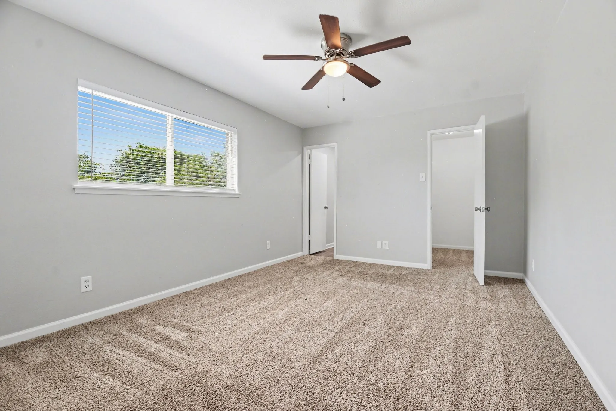 Single Family Residence For Sale in Denton County , 2901 Mill Trail, Carrollton, Texas 75007, 3 Bedrooms, 2 Bathrooms, 2 Garage spaces, 1,576 Sqft, built in 1972, Preowned, Price $375,000, mls#21241204, Real Estate Agent in Carrollton, Homes For Sale in Denton county, Homes For Sale in Carrollton, Realtor in Carrollton Texas, Real Estate Brokerage Independent Realty Texas, Luminita Cordes Realtor