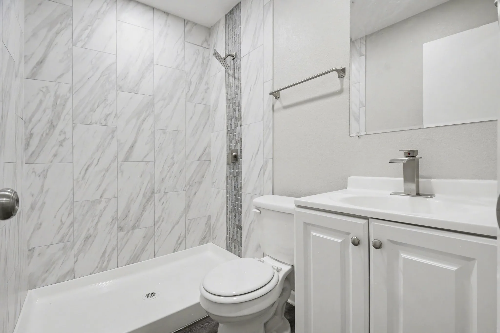 Single Family Residence For Sale in Denton County , 2901 Mill Trail, Carrollton, Texas 75007, 3 Bedrooms, 2 Bathrooms, 2 Garage spaces, 1,576 Sqft, built in 1972, Preowned, Price $375,000, mls#21241204, Real Estate Agent in Carrollton, Homes For Sale in Denton county, Homes For Sale in Carrollton, Realtor in Carrollton Texas, Real Estate Brokerage Independent Realty Texas, Luminita Cordes Realtor
