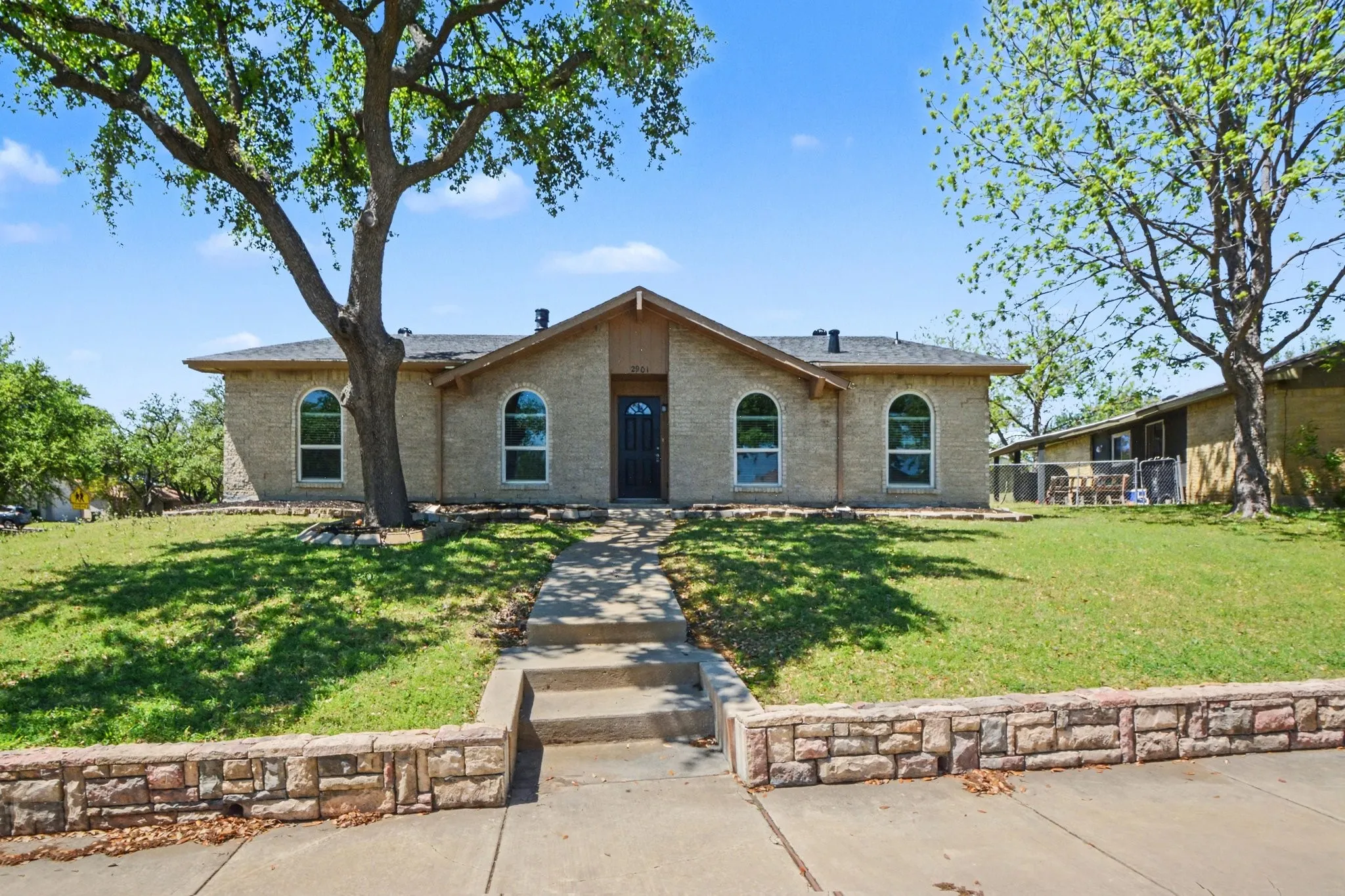 Single Family Residence For Sale in Denton County , 2901 Mill Trail, Carrollton, Texas 75007, 3 Bedrooms, 2 Bathrooms, 2 Garage spaces, 1,576 Sqft, built in 1972, Preowned, Price $375,000, mls#21241204, Real Estate Agent in Carrollton, Homes For Sale in Denton county, Homes For Sale in Carrollton, Realtor in Carrollton Texas, Real Estate Brokerage Independent Realty Texas, Luminita Cordes Realtor