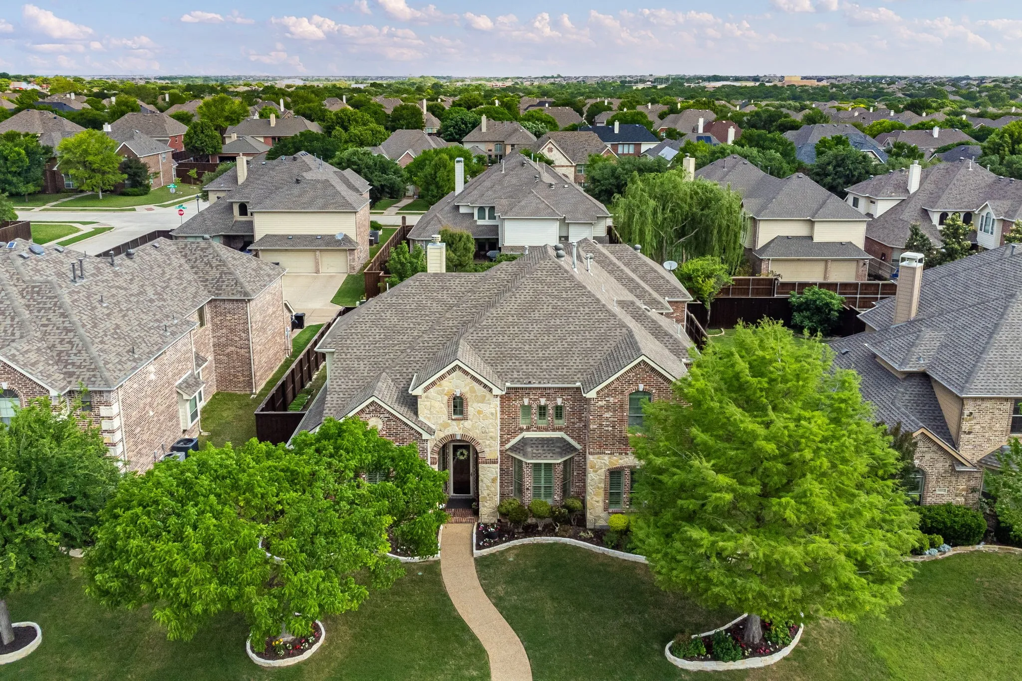 Single Family Residence For Sale in Collin County , 14838 Daneway Drive, Frisco, Texas 75035, 5 Bedroom, 4 Bathroom, 3 Garage spaces, 4,009 Sqft, built in 2005, Preowned, mls#21240026, Real Estate Agent in Frisco, Homes For Sale in Collin county, Homes For Sale in Frisco, Realtor in Frisco Texas, Real Estate Brokerage Independent Realty Texas, Luminita Cordes Realtor