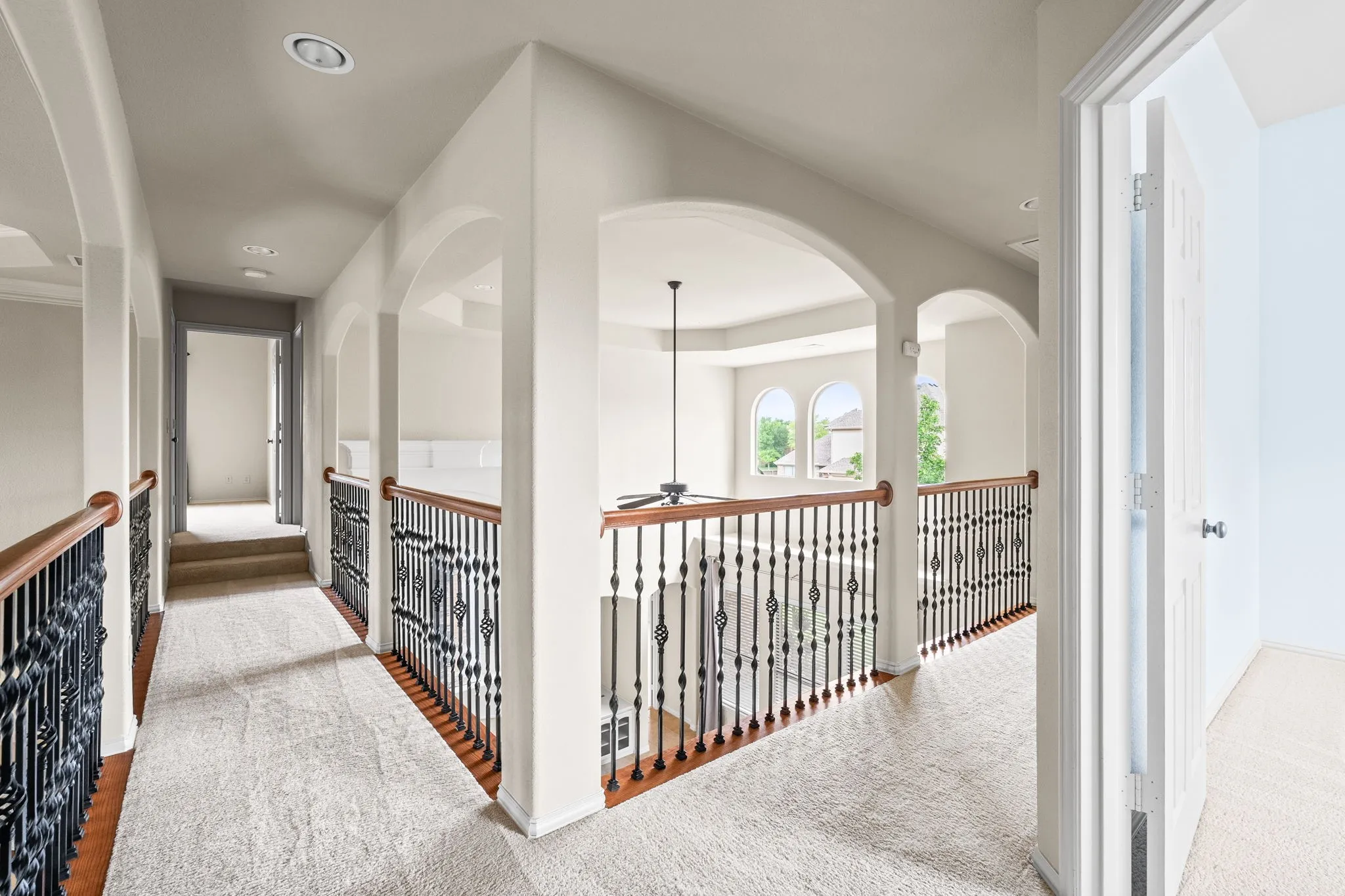 Breezeway connecting bedrooms on east side to private guest/mother in law suite on west side.