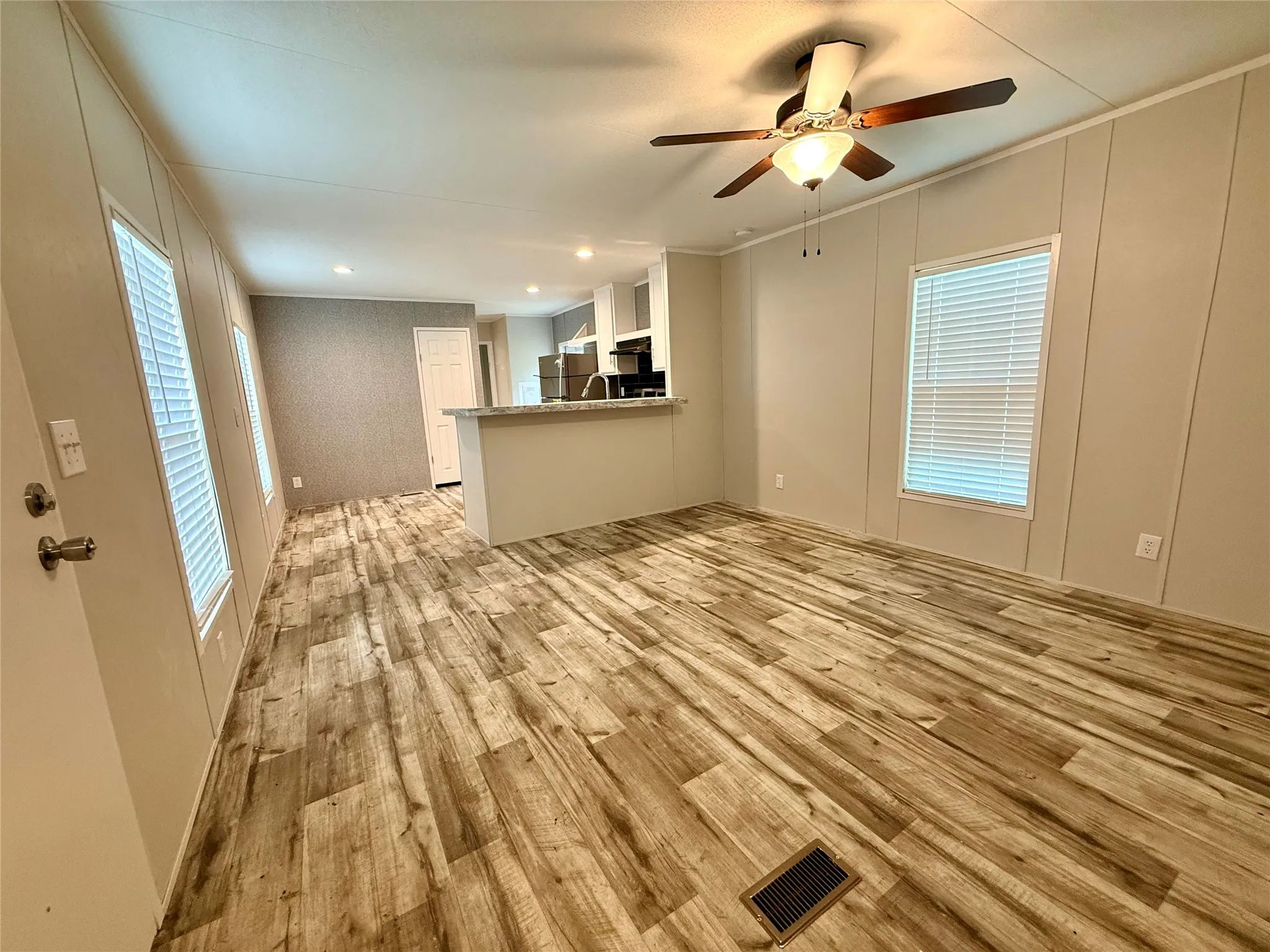 Mobile Home For Sale in Hunt County , 3193 Timberwild, Wills Point, Texas 75169, 3 Bedroom, 2 Bathroom, Garage spaces, 924 Sqft, built in 2024, mls#21239420, Real Estate Agent in Wills Point, Homes For Sale in Hunt county, Homes For Sale in Wills Point, Realtor in Wills Point Texas, Real Estate Brokerage Independent Realty Texas, Luminita Cordes Realtor