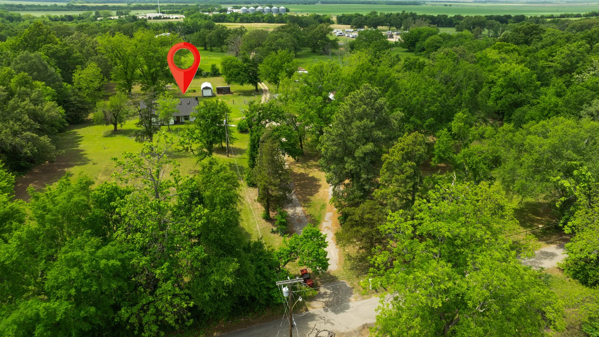 Single Family Residence For Sale in Red River (TX) County , 505 N Howison Street, Bogata, Texas 75417, 3 Bedroom, 2 Bathroom, Garage spaces, 2,100 Sqft, built in 1987, Preowned, mls#21240226, Real Estate Agent in Bogata, Homes For Sale in Red River (TX) county, Homes For Sale in Bogata, Realtor in Bogata Texas, Real Estate Brokerage Independent Realty Texas, Luminita Cordes Realtor