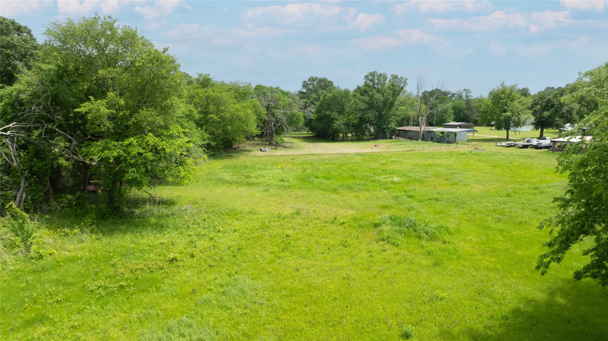 Single Family Residence For Sale in Red River (TX) County , 505 N Howison Street, Bogata, Texas 75417, 3 Bedroom, 2 Bathroom, Garage spaces, 2,100 Sqft, built in 1987, Preowned, mls#21240226, Real Estate Agent in Bogata, Homes For Sale in Red River (TX) county, Homes For Sale in Bogata, Realtor in Bogata Texas, Real Estate Brokerage Independent Realty Texas, Luminita Cordes Realtor
