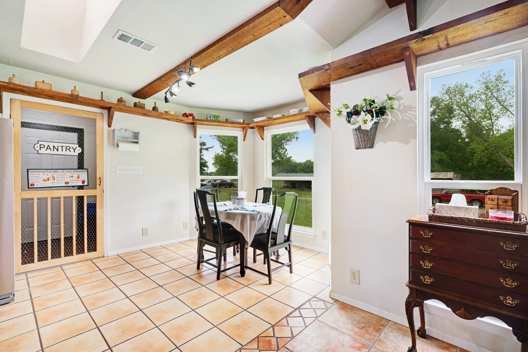 Single Family Residence For Sale in Red River (TX) County , 505 N Howison Street, Bogata, Texas 75417, 3 Bedroom, 2 Bathroom, Garage spaces, 2,100 Sqft, built in 1987, Preowned, mls#21240226, Real Estate Agent in Bogata, Homes For Sale in Red River (TX) county, Homes For Sale in Bogata, Realtor in Bogata Texas, Real Estate Brokerage Independent Realty Texas, Luminita Cordes Realtor