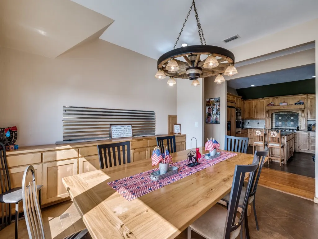 Single Family Residence For Sale in Cooke County , 2250 Morrow Road, Valley View, Texas 76272, 4 Bedroom, 6 Bathroom, Garage spaces, 5,389 Sqft, built in 2012, Preowned, mls#21241240, Real Estate Agent in Valley View, Homes For Sale in Cooke county, Homes For Sale in Valley View, Realtor in Valley View Texas, Real Estate Brokerage Independent Realty Texas, Luminita Cordes Realtor