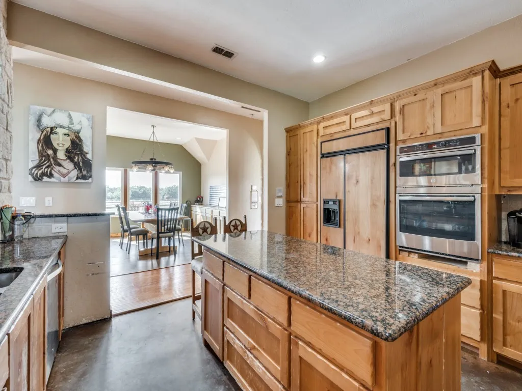 Single Family Residence For Sale in Cooke County , 2250 Morrow Road, Valley View, Texas 76272, 4 Bedroom, 6 Bathroom, Garage spaces, 5,389 Sqft, built in 2012, Preowned, mls#21241240, Real Estate Agent in Valley View, Homes For Sale in Cooke county, Homes For Sale in Valley View, Realtor in Valley View Texas, Real Estate Brokerage Independent Realty Texas, Luminita Cordes Realtor