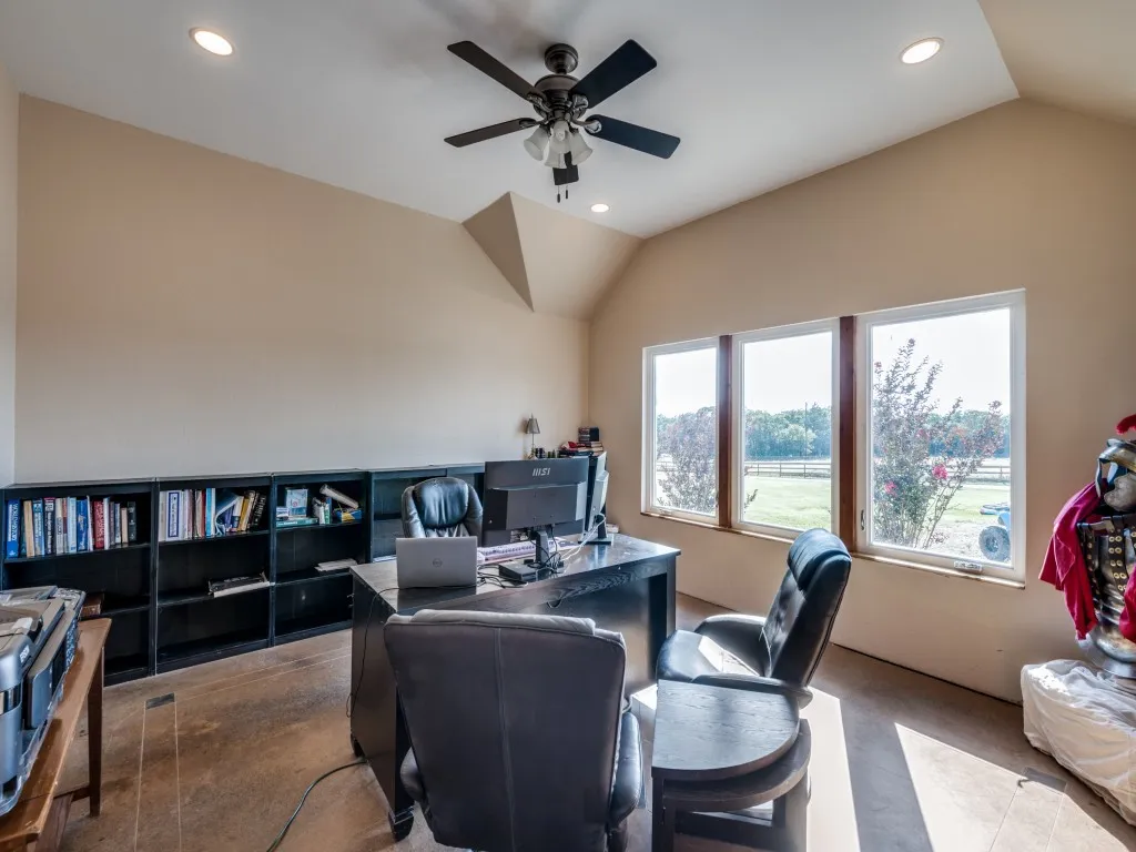 Single Family Residence For Sale in Cooke County , 2250 Morrow Road, Valley View, Texas 76272, 4 Bedroom, 6 Bathroom, Garage spaces, 5,389 Sqft, built in 2012, Preowned, mls#21241240, Real Estate Agent in Valley View, Homes For Sale in Cooke county, Homes For Sale in Valley View, Realtor in Valley View Texas, Real Estate Brokerage Independent Realty Texas, Luminita Cordes Realtor