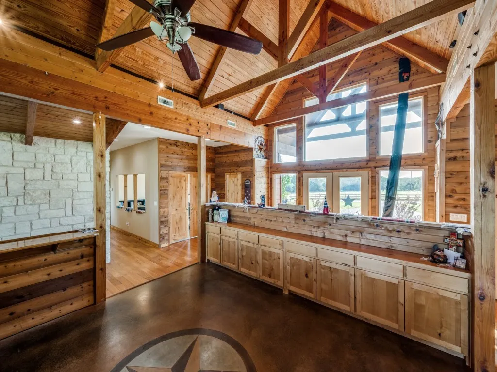 Single Family Residence For Sale in Cooke County , 2250 Morrow Road, Valley View, Texas 76272, 4 Bedroom, 6 Bathroom, Garage spaces, 5,389 Sqft, built in 2012, Preowned, mls#21241240, Real Estate Agent in Valley View, Homes For Sale in Cooke county, Homes For Sale in Valley View, Realtor in Valley View Texas, Real Estate Brokerage Independent Realty Texas, Luminita Cordes Realtor