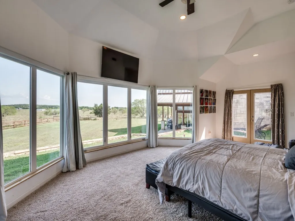 Single Family Residence For Sale in Cooke County , 2250 Morrow Road, Valley View, Texas 76272, 4 Bedroom, 6 Bathroom, Garage spaces, 5,389 Sqft, built in 2012, Preowned, mls#21241240, Real Estate Agent in Valley View, Homes For Sale in Cooke county, Homes For Sale in Valley View, Realtor in Valley View Texas, Real Estate Brokerage Independent Realty Texas, Luminita Cordes Realtor