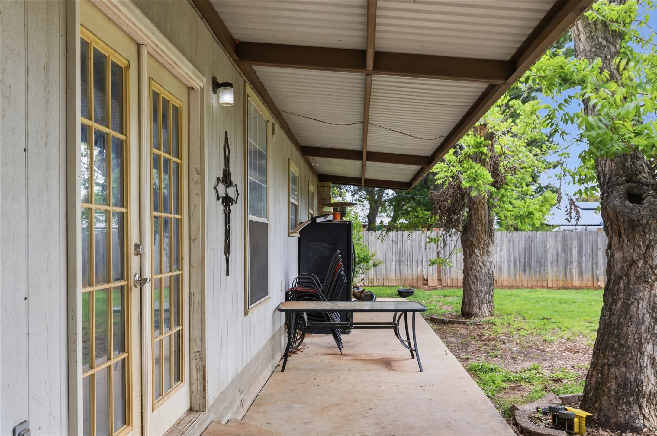 Single Family Residence For Sale in Brown County , 204 Sunnydale Drive, Early, Texas 76802, 6 Bedroom, 4 Bathroom, Garage spaces, 2,960 Sqft, built in 1962, Preowned, mls#21241224, Real Estate Agent in Early, Homes For Sale in Brown county, Homes For Sale in Early, Realtor in Early Texas, Real Estate Brokerage Independent Realty Texas, Luminita Cordes Realtor