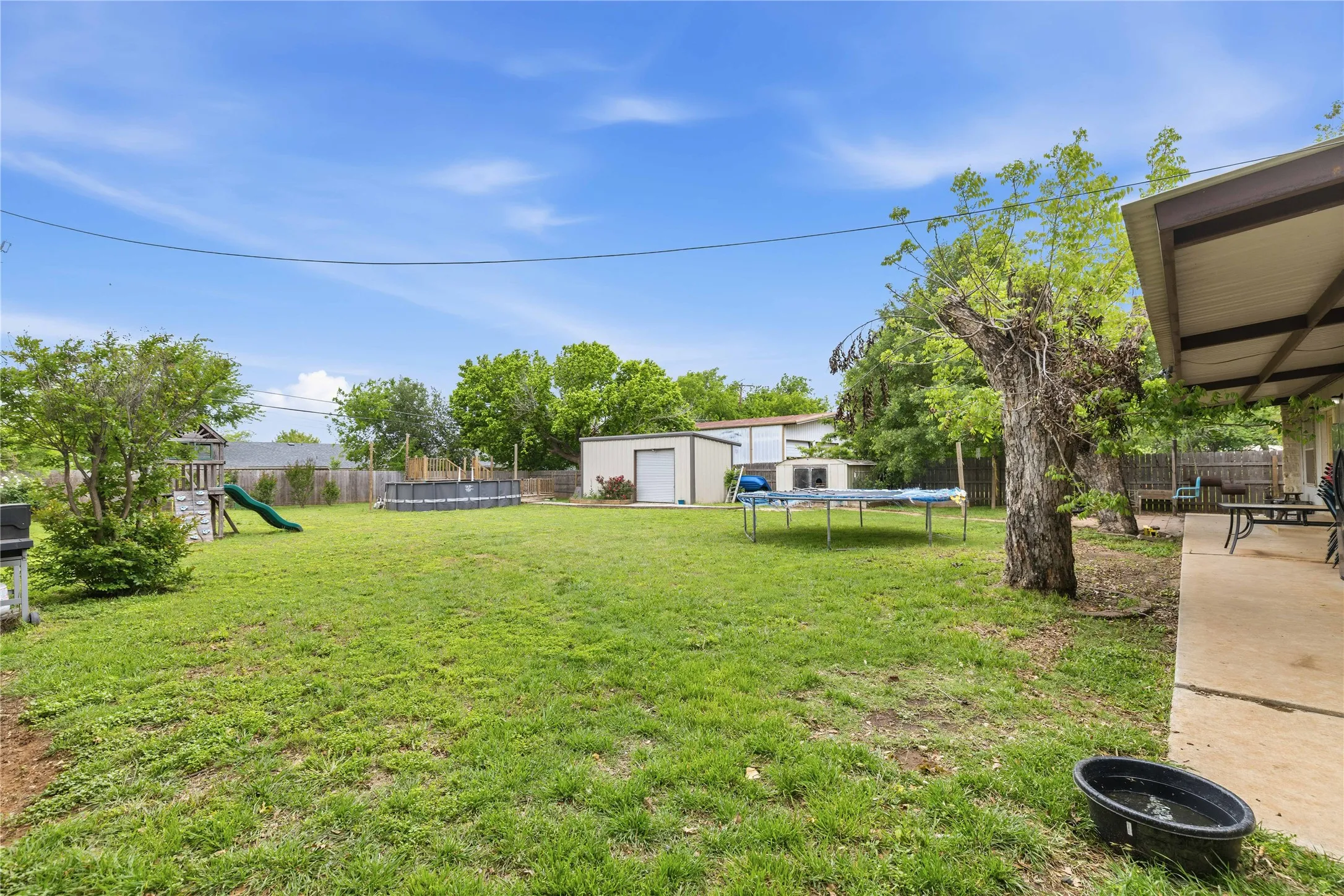 Single Family Residence For Sale in Brown County , 204 Sunnydale Drive, Early, Texas 76802, 6 Bedroom, 4 Bathroom, Garage spaces, 2,960 Sqft, built in 1962, Preowned, mls#21241224, Real Estate Agent in Early, Homes For Sale in Brown county, Homes For Sale in Early, Realtor in Early Texas, Real Estate Brokerage Independent Realty Texas, Luminita Cordes Realtor
