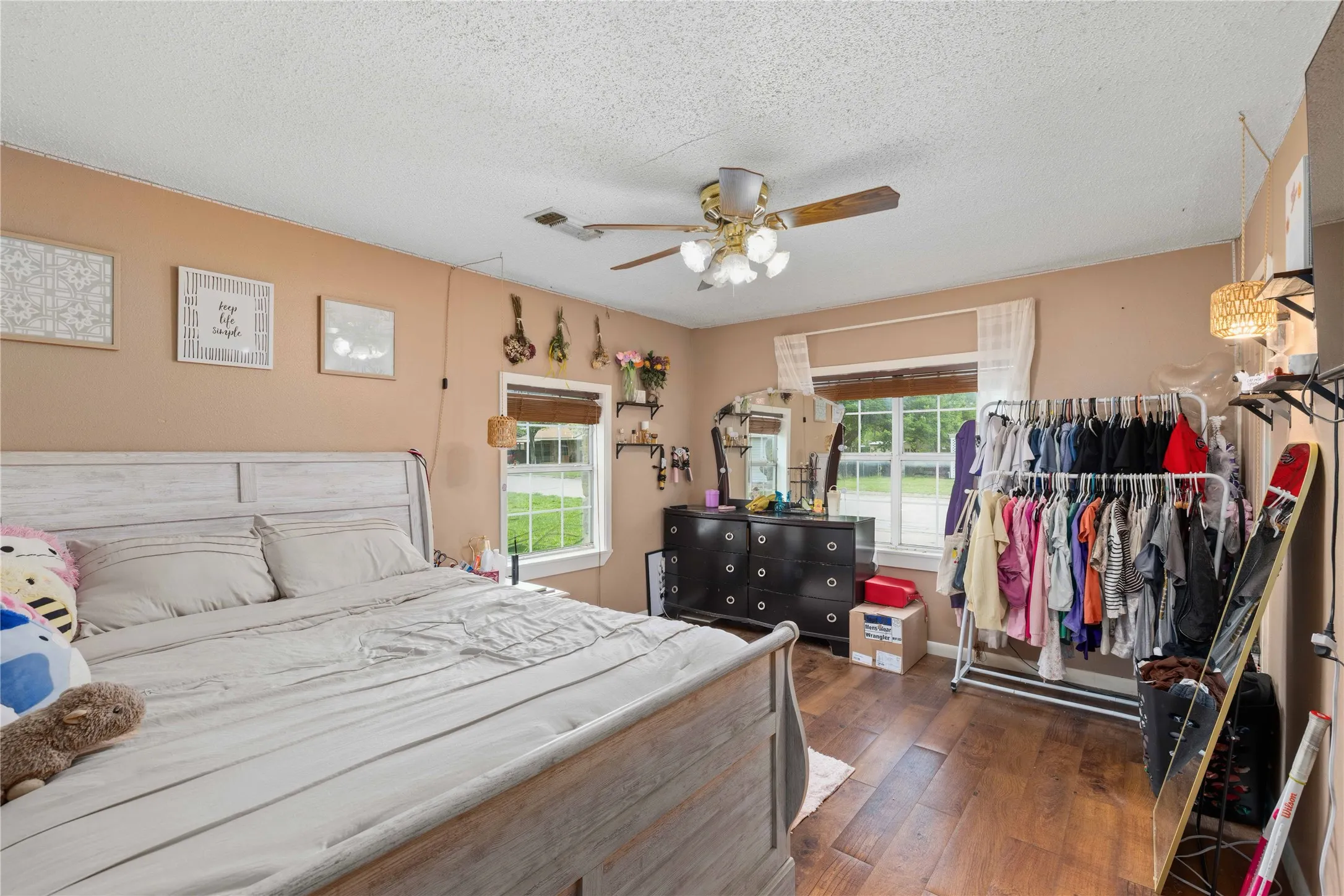 Single Family Residence For Sale in Brown County , 204 Sunnydale Drive, Early, Texas 76802, 6 Bedroom, 4 Bathroom, Garage spaces, 2,960 Sqft, built in 1962, Preowned, mls#21241224, Real Estate Agent in Early, Homes For Sale in Brown county, Homes For Sale in Early, Realtor in Early Texas, Real Estate Brokerage Independent Realty Texas, Luminita Cordes Realtor