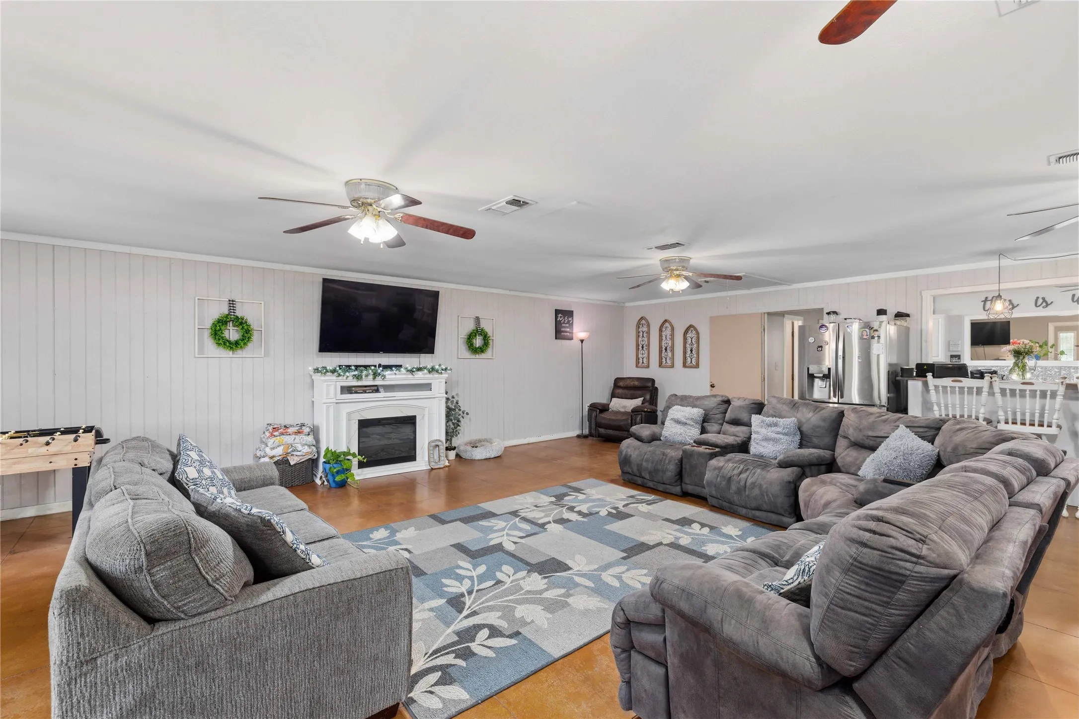 Single Family Residence For Sale in Brown County , 204 Sunnydale Drive, Early, Texas 76802, 6 Bedroom, 4 Bathroom, Garage spaces, 2,960 Sqft, built in 1962, Preowned, mls#21241224, Real Estate Agent in Early, Homes For Sale in Brown county, Homes For Sale in Early, Realtor in Early Texas, Real Estate Brokerage Independent Realty Texas, Luminita Cordes Realtor