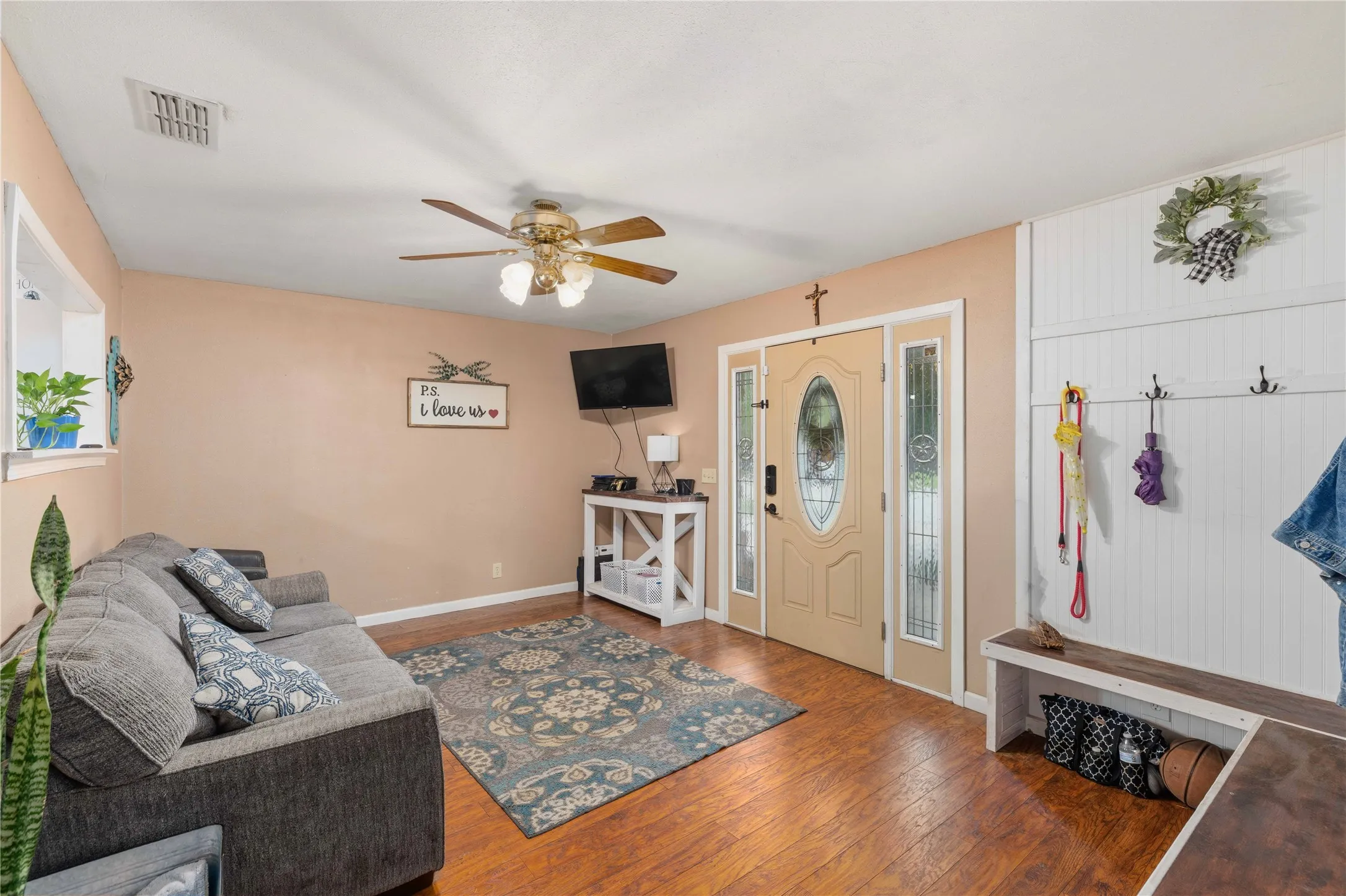 Single Family Residence For Sale in Brown County , 204 Sunnydale Drive, Early, Texas 76802, 6 Bedroom, 4 Bathroom, Garage spaces, 2,960 Sqft, built in 1962, Preowned, mls#21241224, Real Estate Agent in Early, Homes For Sale in Brown county, Homes For Sale in Early, Realtor in Early Texas, Real Estate Brokerage Independent Realty Texas, Luminita Cordes Realtor