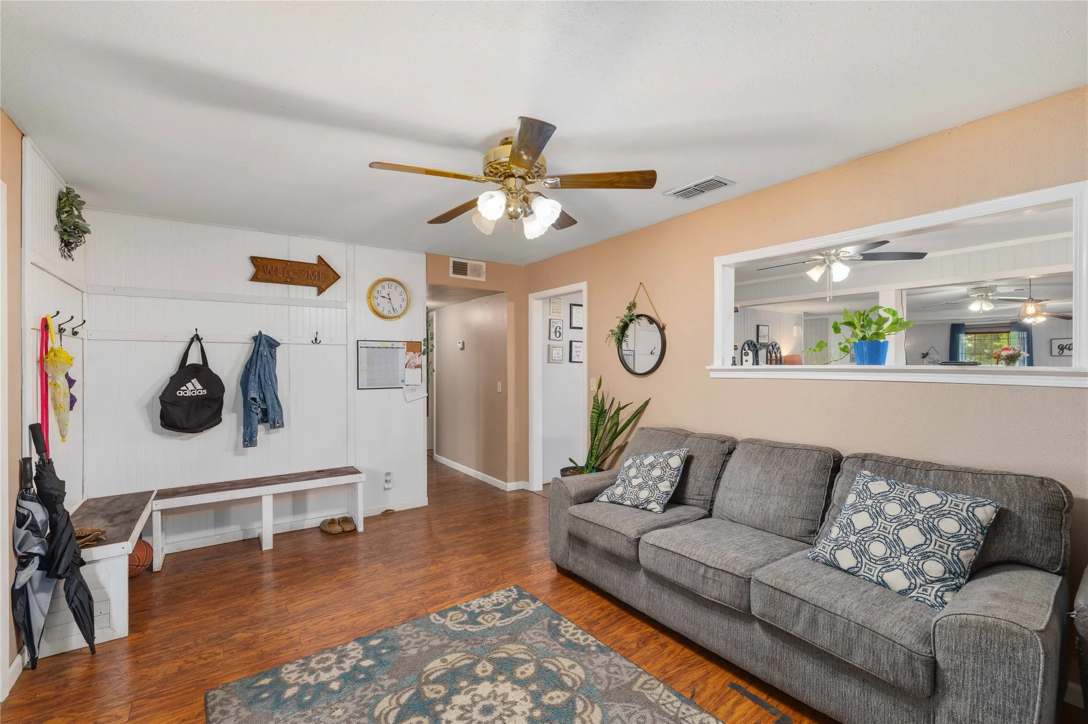 Single Family Residence For Sale in Brown County , 204 Sunnydale Drive, Early, Texas 76802, 6 Bedroom, 4 Bathroom, Garage spaces, 2,960 Sqft, built in 1962, Preowned, mls#21241224, Real Estate Agent in Early, Homes For Sale in Brown county, Homes For Sale in Early, Realtor in Early Texas, Real Estate Brokerage Independent Realty Texas, Luminita Cordes Realtor