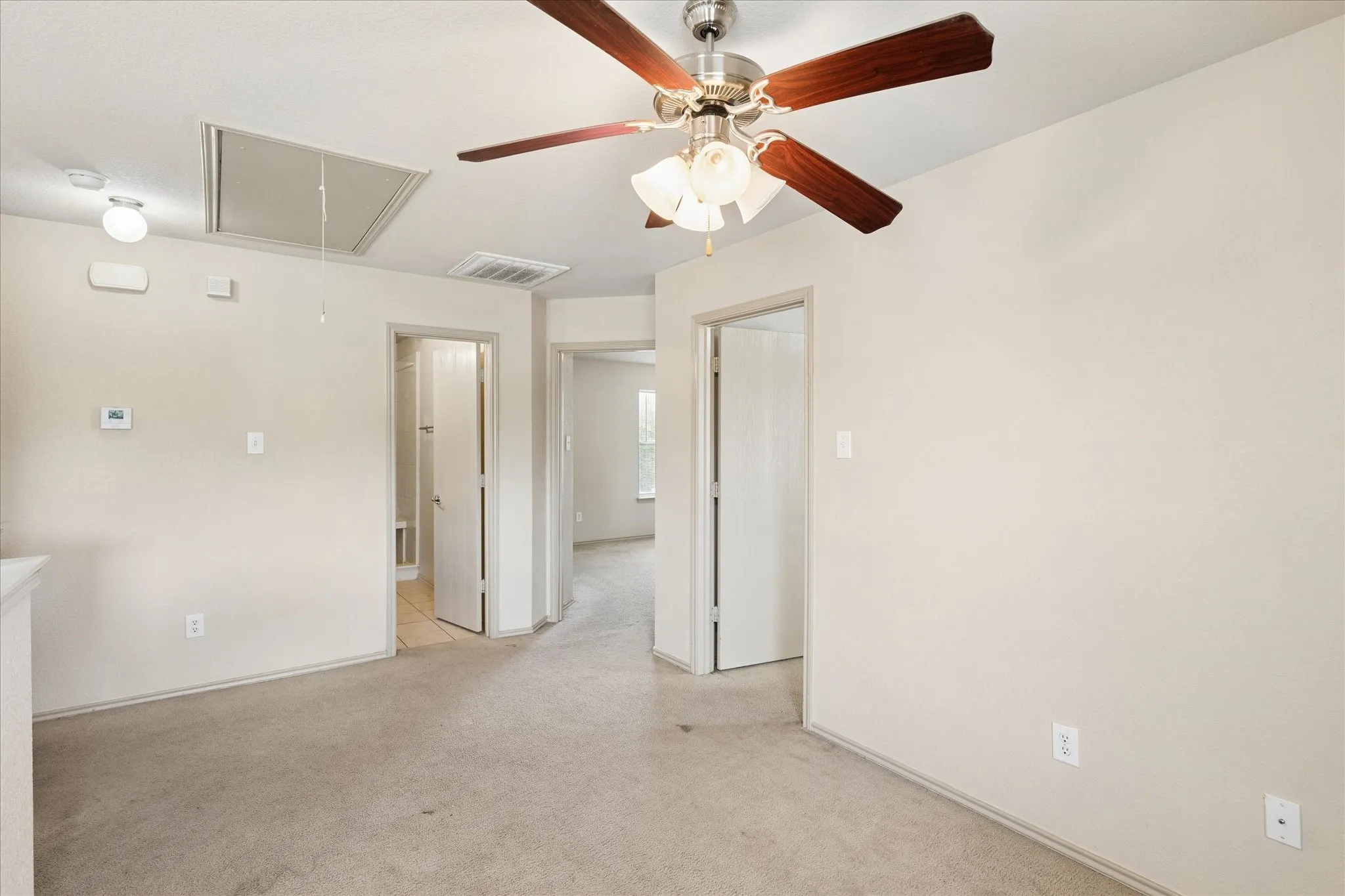 Single Family Residence For Sale in Tarrant County , 1107 Kielder Court, Fort Worth, Texas 76134, 3 Bedroom, 3 Bathroom, 2 Garage spaces, 1,829 Sqft, built in 2008, Preowned, Price $269,900, mls#21236886, Real Estate Agent in Fort Worth, Homes For Sale in Tarrant county, Homes For Sale in Fort Worth, Realtor in Fort Worth Texas, Real Estate Brokerage Independent Realty Texas, Luminita Cordes Realtor