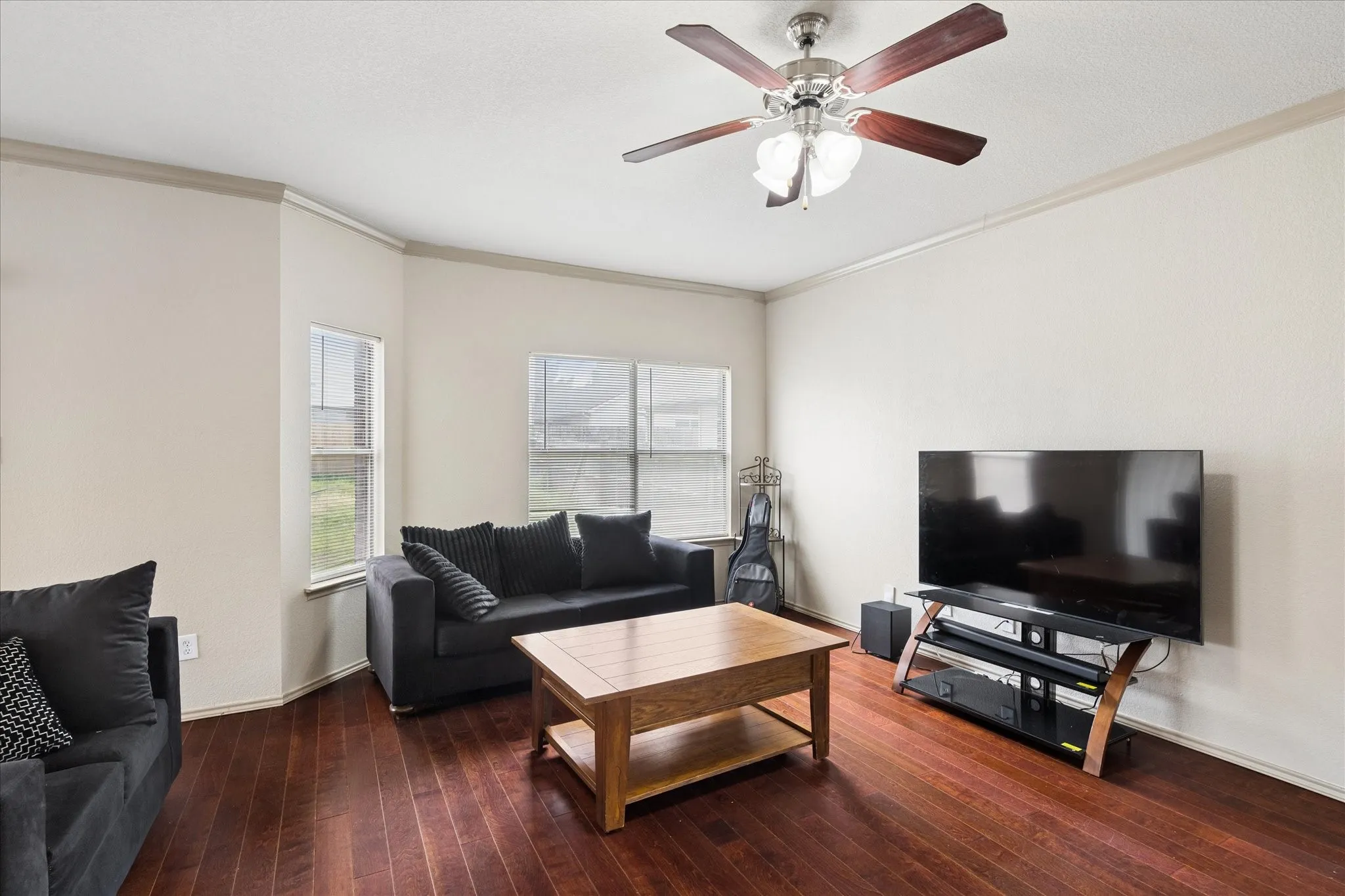 Single Family Residence For Sale in Tarrant County , 1107 Kielder Court, Fort Worth, Texas 76134, 3 Bedroom, 3 Bathroom, 2 Garage spaces, 1,829 Sqft, built in 2008, Preowned, Price $269,900, mls#21236886, Real Estate Agent in Fort Worth, Homes For Sale in Tarrant county, Homes For Sale in Fort Worth, Realtor in Fort Worth Texas, Real Estate Brokerage Independent Realty Texas, Luminita Cordes Realtor