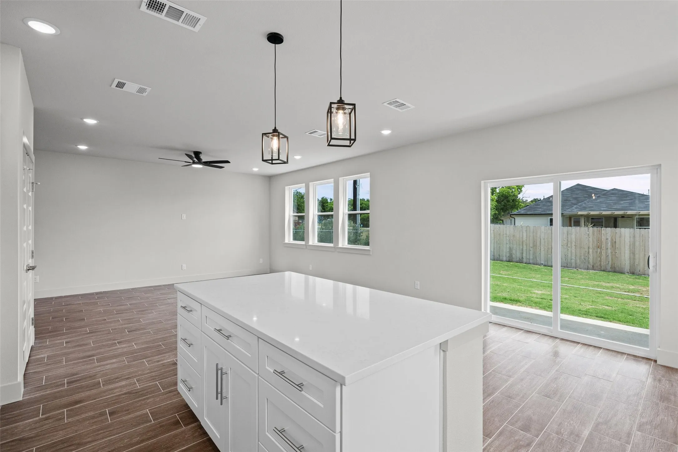 Single Family Residence For Sale in Hood County , 702 Perkins Court, Granbury, Texas 76048, 3 Bedroom, 3 Bathroom, 2 Garage spaces, 1,753 Sqft, built in 2026, mls#21241313, Real Estate Agent in Granbury, Homes For Sale in Hood county, Homes For Sale in Granbury, Realtor in Granbury Texas, Real Estate Brokerage Independent Realty Texas, Luminita Cordes Realtor