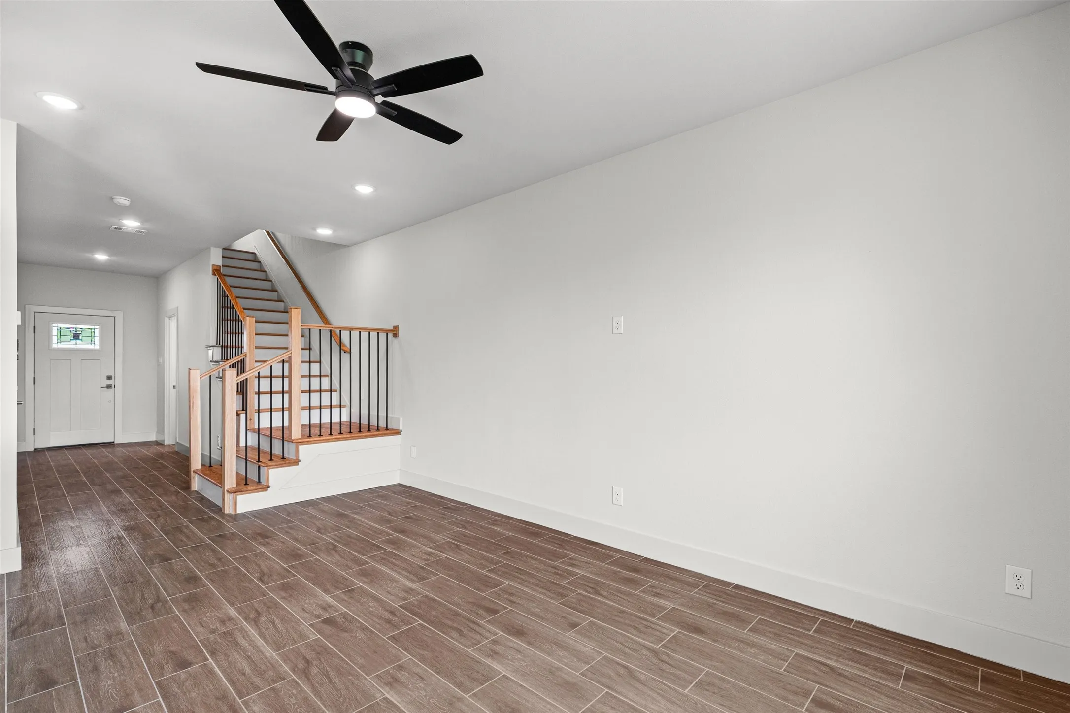 Single Family Residence For Sale in Hood County , 702 Perkins Court, Granbury, Texas 76048, 3 Bedroom, 3 Bathroom, 2 Garage spaces, 1,753 Sqft, built in 2026, mls#21241313, Real Estate Agent in Granbury, Homes For Sale in Hood county, Homes For Sale in Granbury, Realtor in Granbury Texas, Real Estate Brokerage Independent Realty Texas, Luminita Cordes Realtor