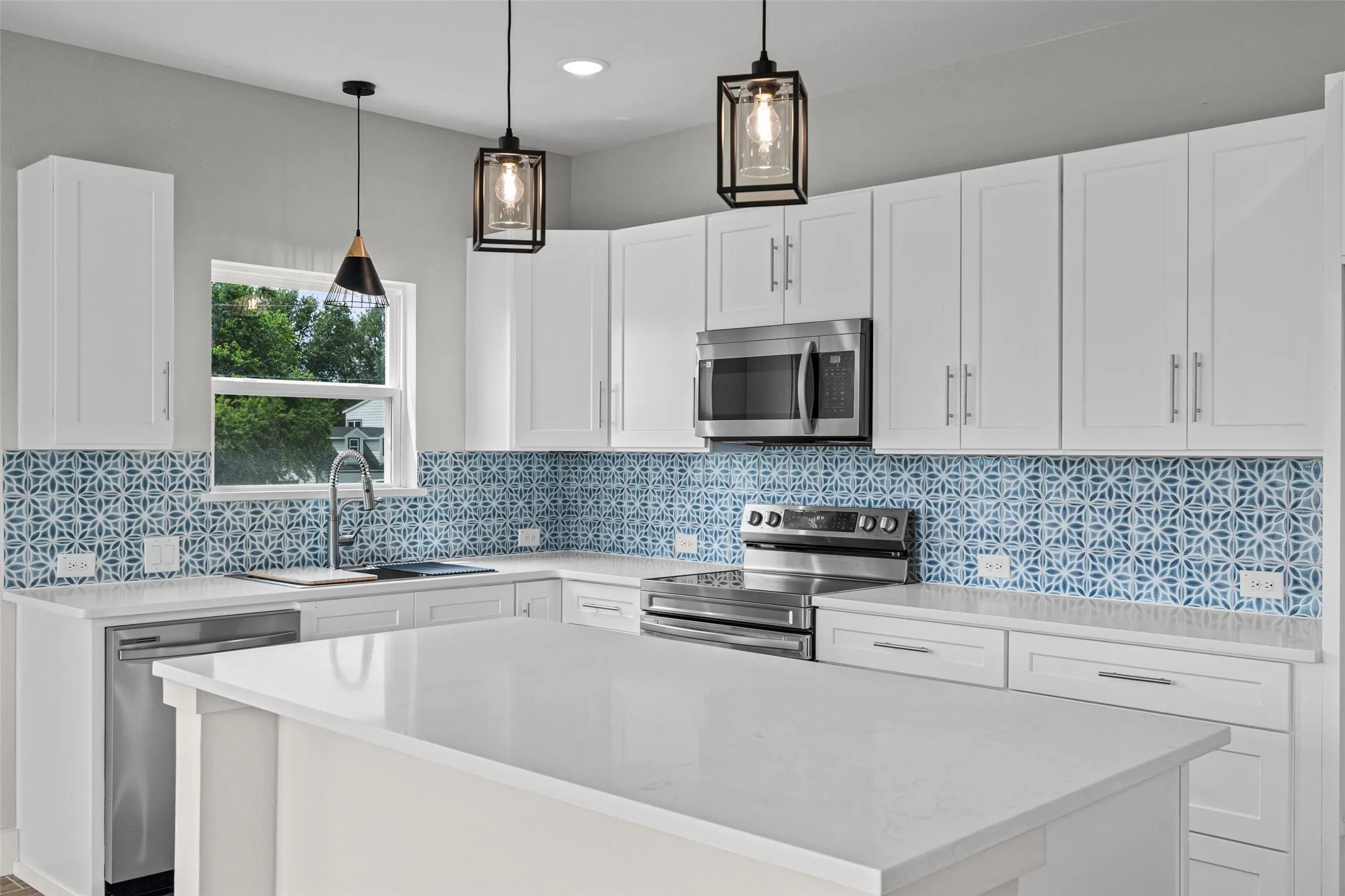 Single Family Residence For Sale in Hood County , 702 Perkins Court, Granbury, Texas 76048, 3 Bedroom, 3 Bathroom, 2 Garage spaces, 1,753 Sqft, built in 2026, mls#21241313, Real Estate Agent in Granbury, Homes For Sale in Hood county, Homes For Sale in Granbury, Realtor in Granbury Texas, Real Estate Brokerage Independent Realty Texas, Luminita Cordes Realtor