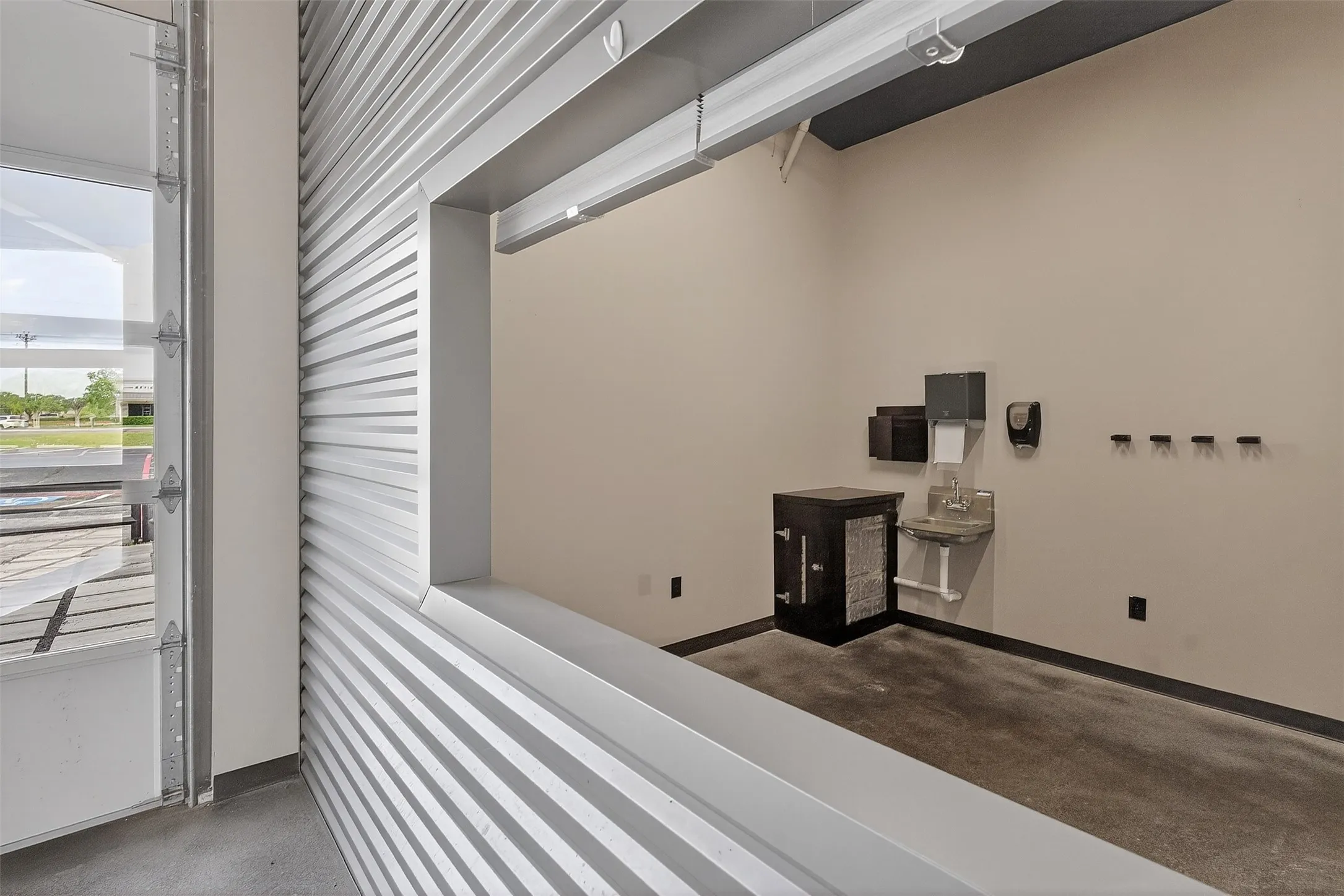 Business For Rent in Johnson County , 2795 Wilshire Boulevard, Burleson, Texas 76028, 0, 0, Garage spaces, 5,340 Sqft, built in 1992, Preowned, mls#21240907, Real Estate Agent in Burleson, Homes For Rent in Johnson county, Homes For Rent in Burleson, Realtor in Burleson Texas, Real Estate Brokerage Independent Realty Texas, Luminita Cordes Realtor