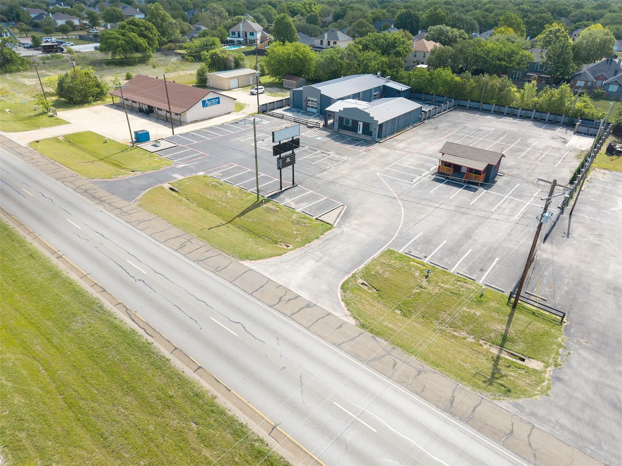 Business For Rent in Johnson County , 2795 Wilshire Boulevard, Burleson, Texas 76028, 0, 0, Garage spaces, 5,340 Sqft, built in 1992, Preowned, mls#21240907, Real Estate Agent in Burleson, Homes For Rent in Johnson county, Homes For Rent in Burleson, Realtor in Burleson Texas, Real Estate Brokerage Independent Realty Texas, Luminita Cordes Realtor