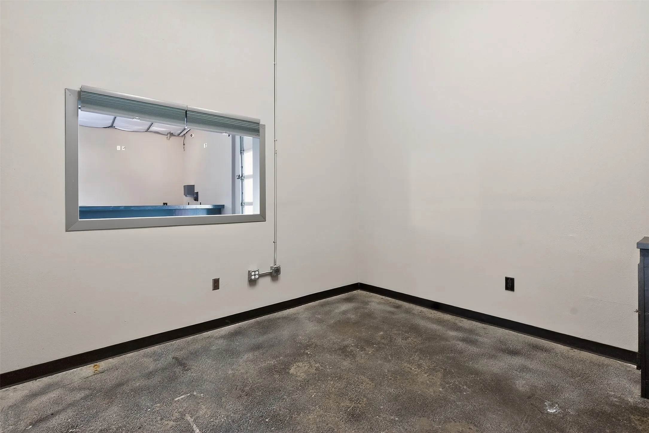 Business For Rent in Johnson County , 2795 Wilshire Boulevard, Burleson, Texas 76028, 0, 0, Garage spaces, 5,340 Sqft, built in 1992, Preowned, mls#21240907, Real Estate Agent in Burleson, Homes For Rent in Johnson county, Homes For Rent in Burleson, Realtor in Burleson Texas, Real Estate Brokerage Independent Realty Texas, Luminita Cordes Realtor