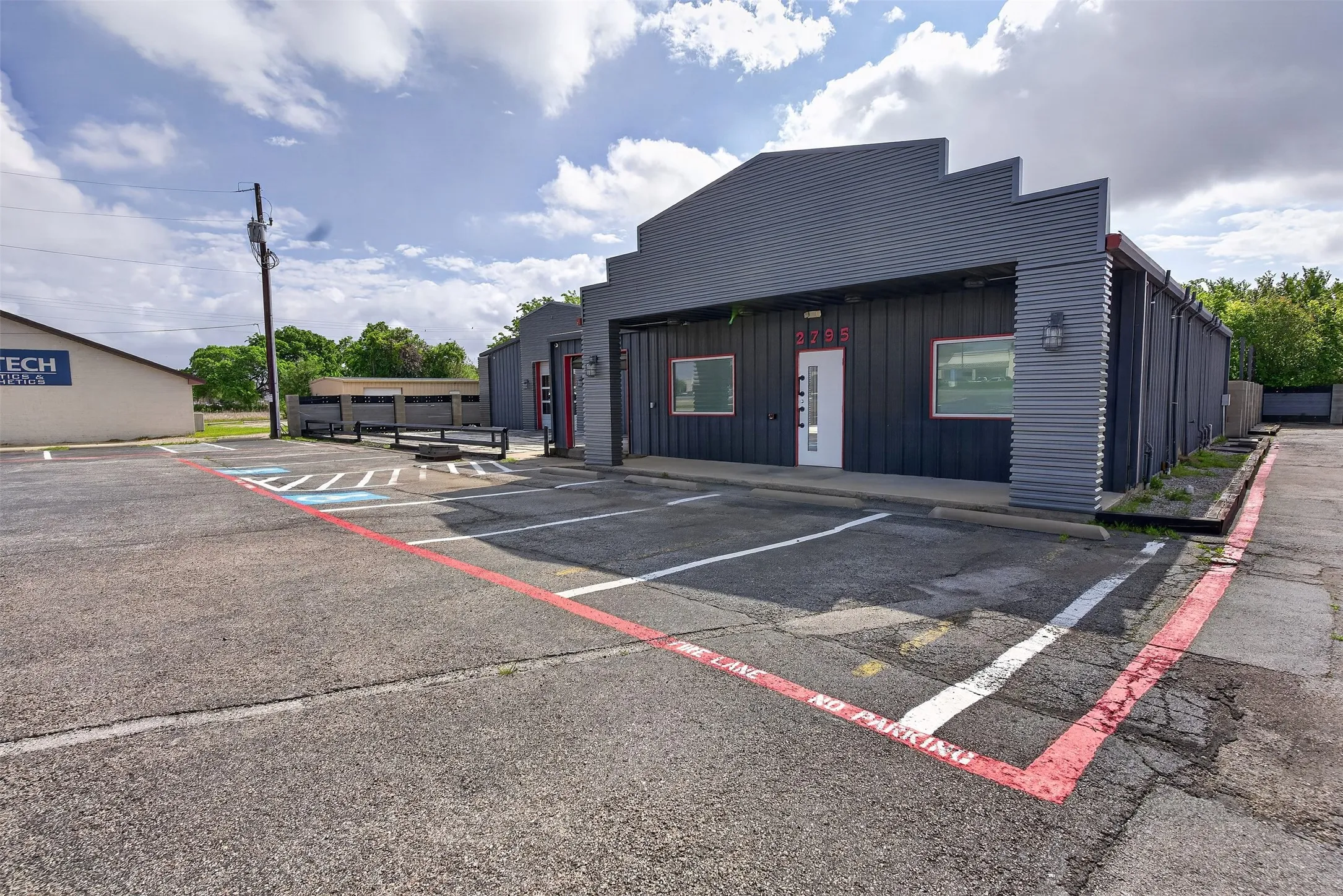 Business For Rent in Johnson County , 2795 Wilshire Boulevard, Burleson, Texas 76028, 0, 0, Garage spaces, 5,340 Sqft, built in 1992, Preowned, mls#21240907, Real Estate Agent in Burleson, Homes For Rent in Johnson county, Homes For Rent in Burleson, Realtor in Burleson Texas, Real Estate Brokerage Independent Realty Texas, Luminita Cordes Realtor