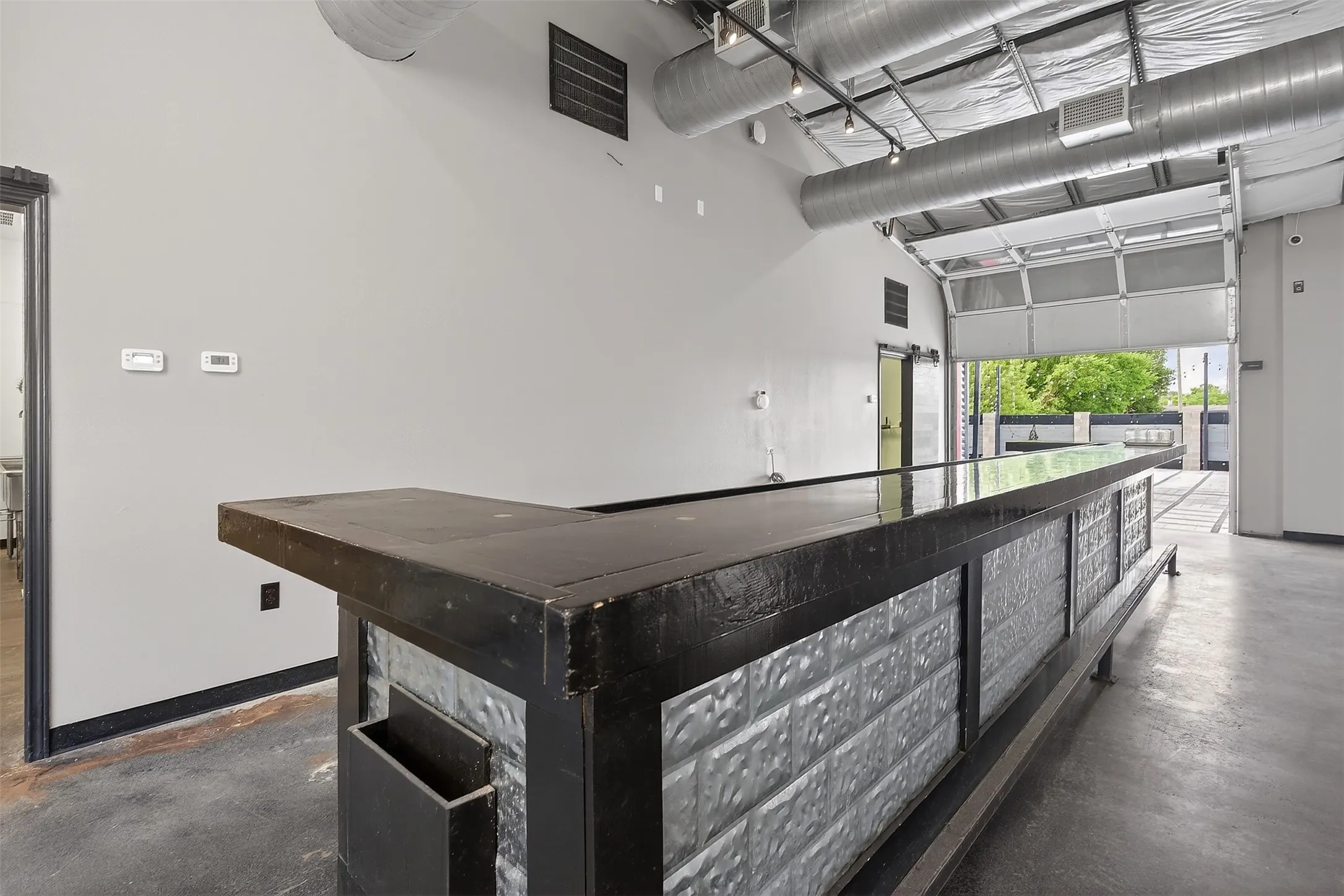 Business For Rent in Johnson County , 2795 Wilshire Boulevard, Burleson, Texas 76028, 0, 0, Garage spaces, 5,340 Sqft, built in 1992, Preowned, mls#21240907, Real Estate Agent in Burleson, Homes For Rent in Johnson county, Homes For Rent in Burleson, Realtor in Burleson Texas, Real Estate Brokerage Independent Realty Texas, Luminita Cordes Realtor