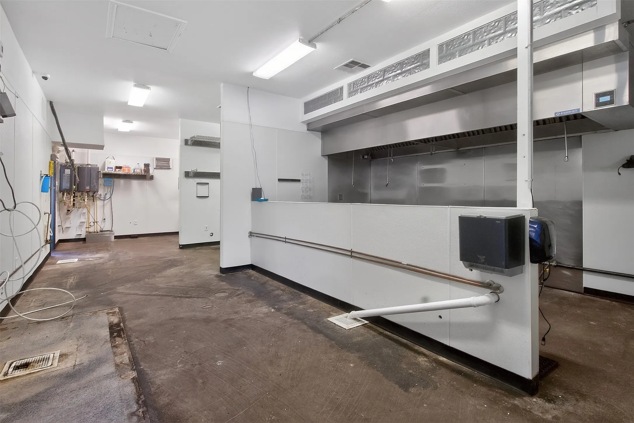 Business For Rent in Johnson County , 2795 Wilshire Boulevard, Burleson, Texas 76028, 0, 0, Garage spaces, 5,340 Sqft, built in 1992, Preowned, mls#21240907, Real Estate Agent in Burleson, Homes For Rent in Johnson county, Homes For Rent in Burleson, Realtor in Burleson Texas, Real Estate Brokerage Independent Realty Texas, Luminita Cordes Realtor