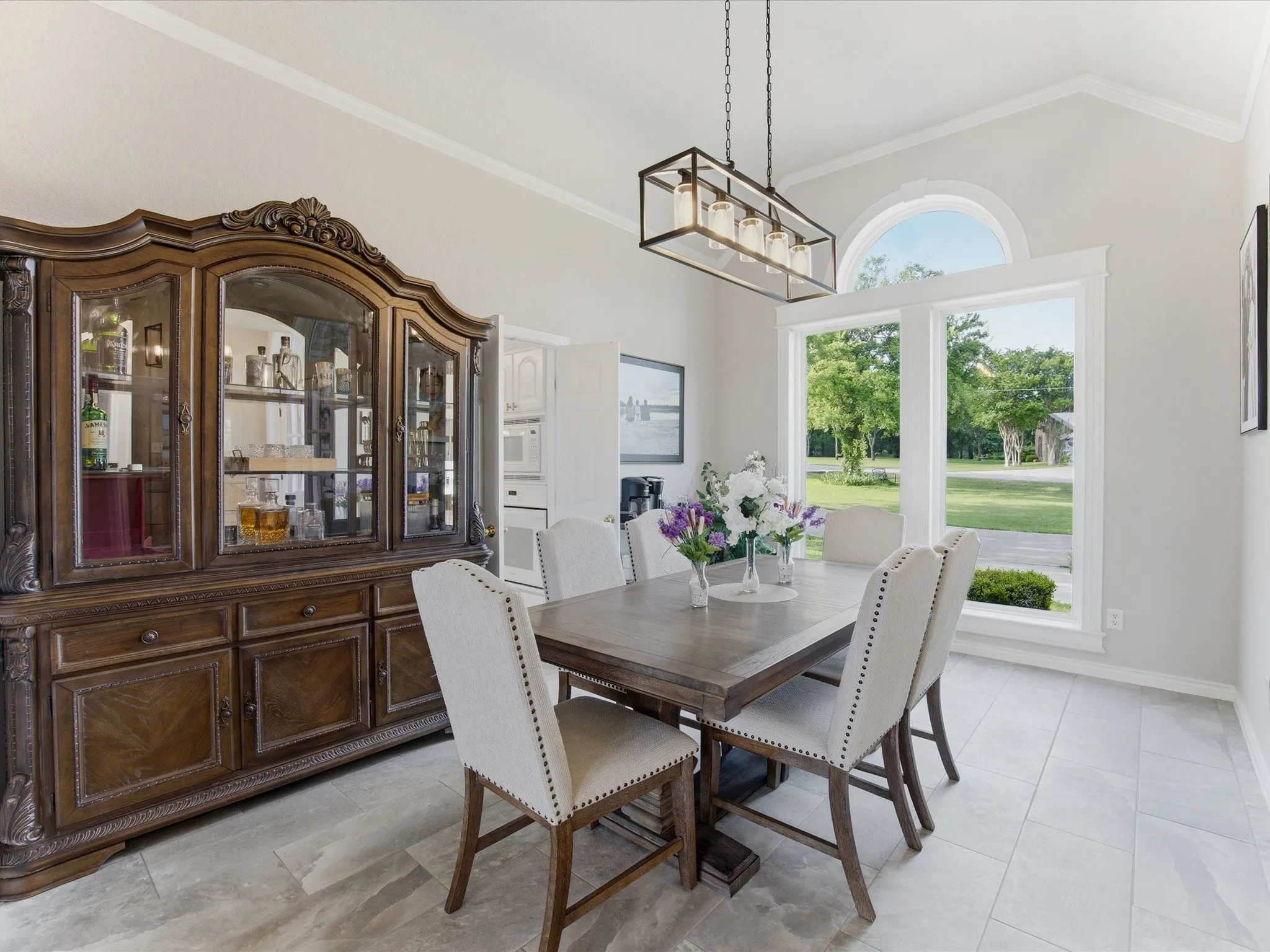 Single Family Residence For Sale in Wise County , 104 Marina Del Ray, Bridgeport, Texas 76426, 4 Bedroom, 3 Bathroom, 3 Garage spaces, 2,587 Sqft, built in 1996, mls#21241017, Real Estate Agent in Bridgeport, Homes For Sale in Wise county, Homes For Sale in Bridgeport, Realtor in Bridgeport Texas, Real Estate Brokerage Independent Realty Texas, Luminita Cordes Realtor