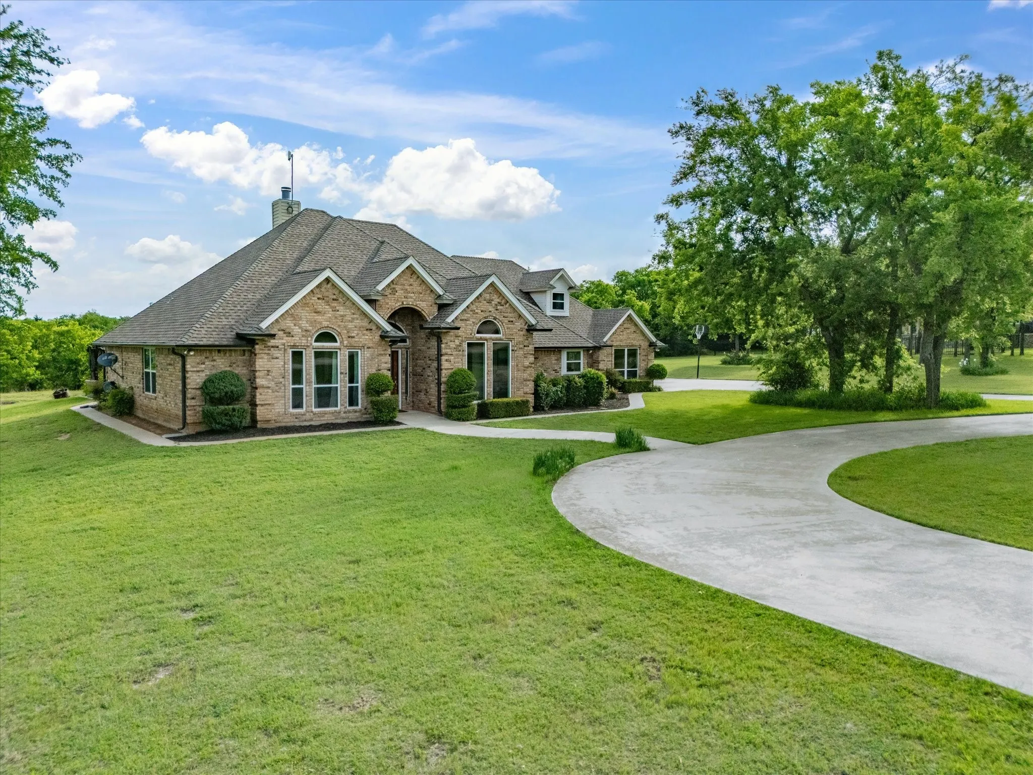 Single Family Residence For Sale in Wise County , 104 Marina Del Ray, Bridgeport, Texas 76426, 4 Bedroom, 3 Bathroom, 3 Garage spaces, 2,587 Sqft, built in 1996, mls#21241017, Real Estate Agent in Bridgeport, Homes For Sale in Wise county, Homes For Sale in Bridgeport, Realtor in Bridgeport Texas, Real Estate Brokerage Independent Realty Texas, Luminita Cordes Realtor