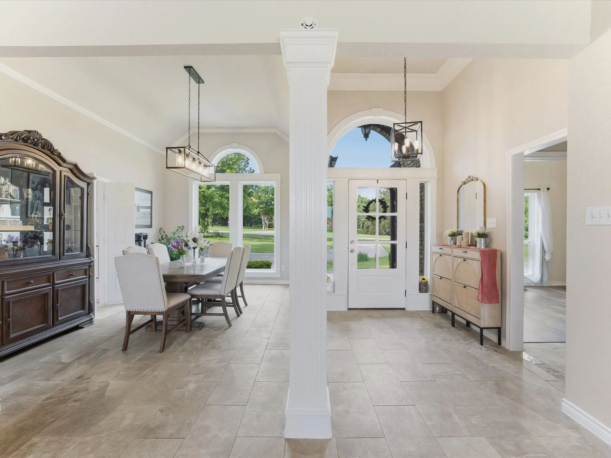 Single Family Residence For Sale in Wise County , 104 Marina Del Ray, Bridgeport, Texas 76426, 4 Bedroom, 3 Bathroom, 3 Garage spaces, 2,587 Sqft, built in 1996, mls#21241017, Real Estate Agent in Bridgeport, Homes For Sale in Wise county, Homes For Sale in Bridgeport, Realtor in Bridgeport Texas, Real Estate Brokerage Independent Realty Texas, Luminita Cordes Realtor
