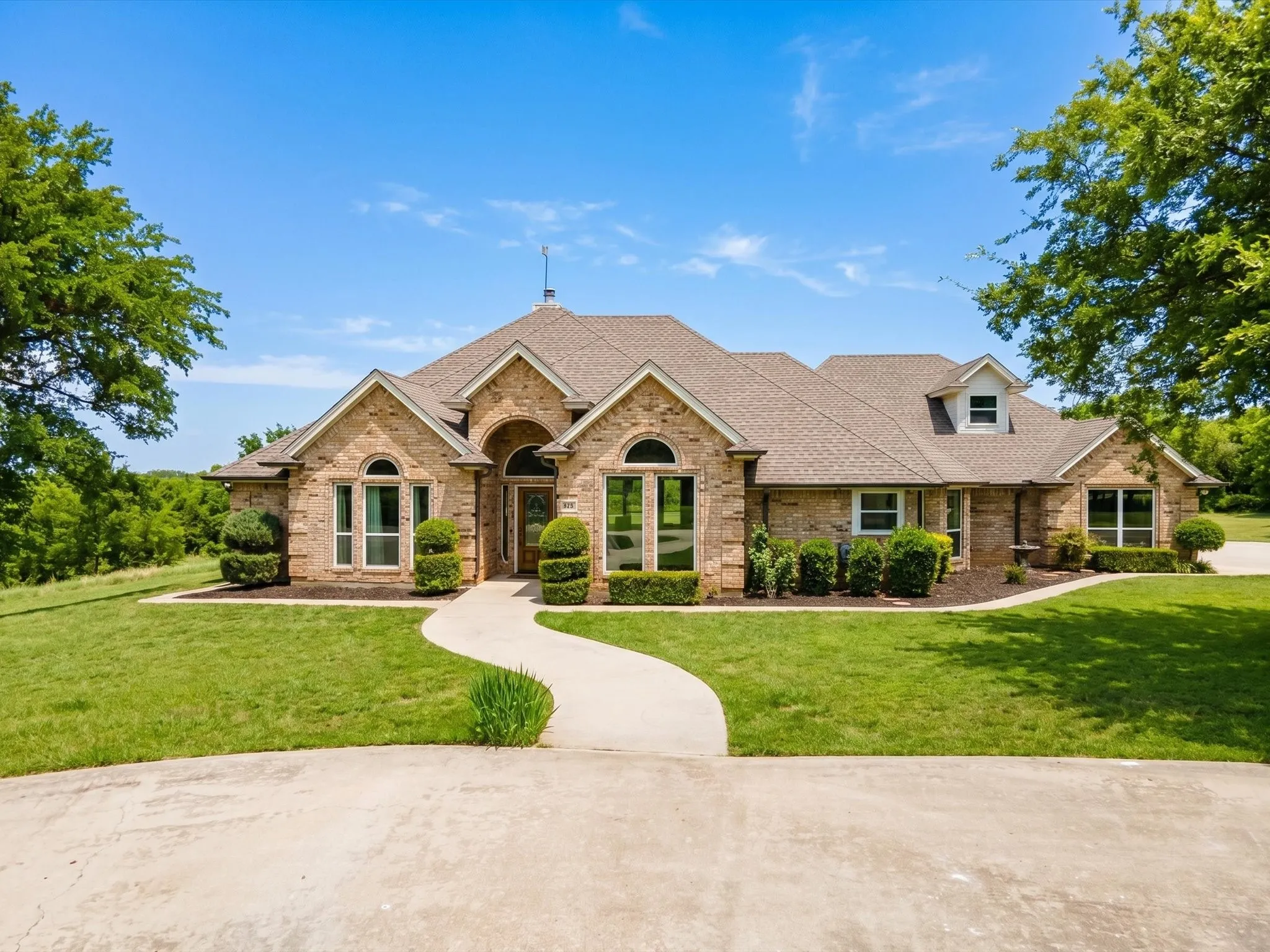 Single Family Residence For Sale in Wise County , 104 Marina Del Ray, Bridgeport, Texas 76426, 4 Bedroom, 3 Bathroom, 3 Garage spaces, 2,587 Sqft, built in 1996, mls#21241017, Real Estate Agent in Bridgeport, Homes For Sale in Wise county, Homes For Sale in Bridgeport, Realtor in Bridgeport Texas, Real Estate Brokerage Independent Realty Texas, Luminita Cordes Realtor