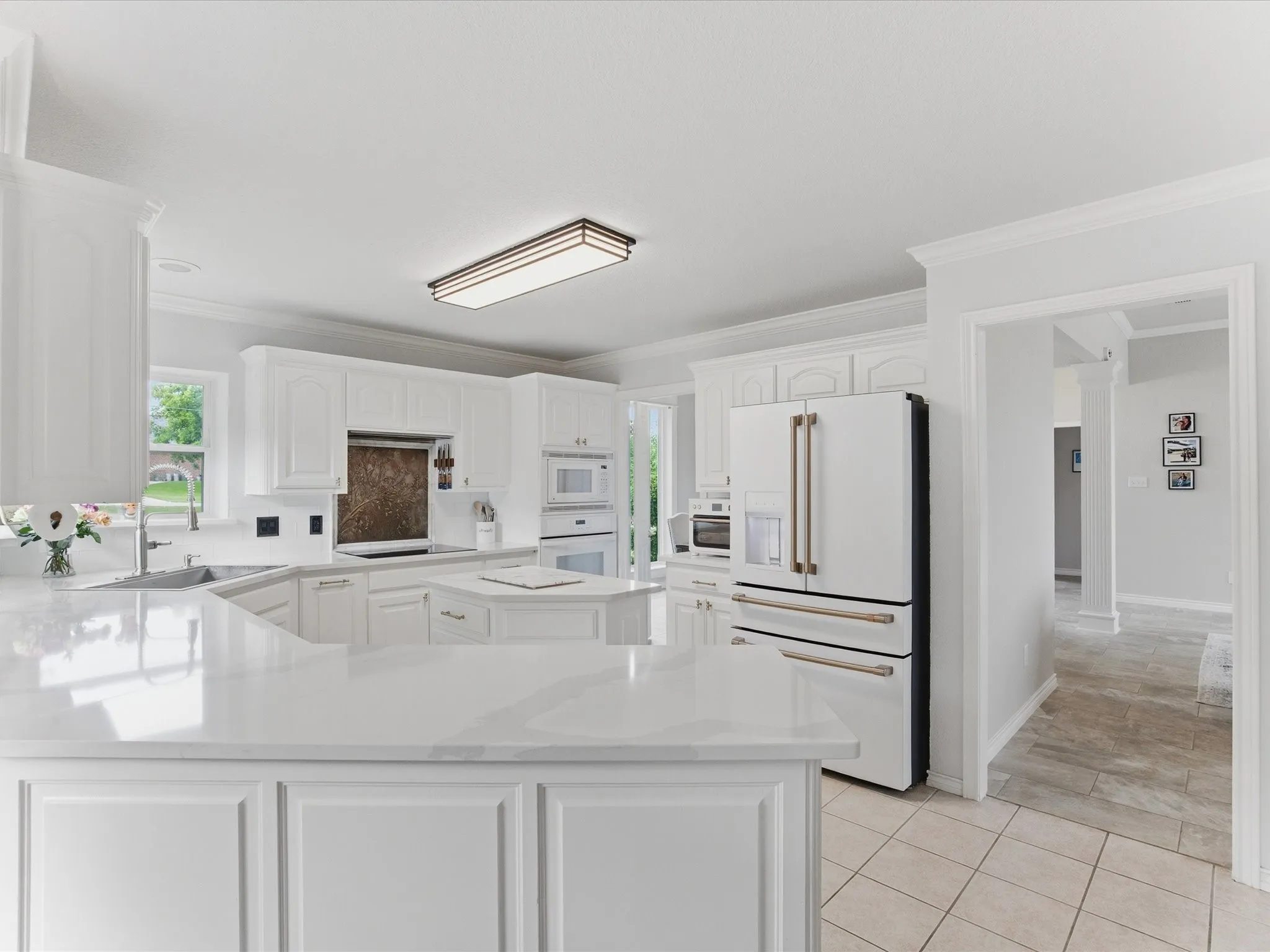 Single Family Residence For Sale in Wise County , 104 Marina Del Ray, Bridgeport, Texas 76426, 4 Bedroom, 3 Bathroom, 3 Garage spaces, 2,587 Sqft, built in 1996, mls#21241017, Real Estate Agent in Bridgeport, Homes For Sale in Wise county, Homes For Sale in Bridgeport, Realtor in Bridgeport Texas, Real Estate Brokerage Independent Realty Texas, Luminita Cordes Realtor